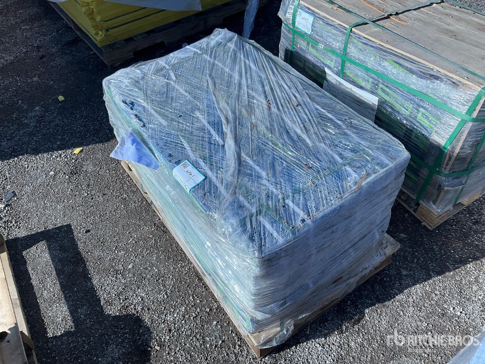 General Appearance with Bild, Ecke vorne links