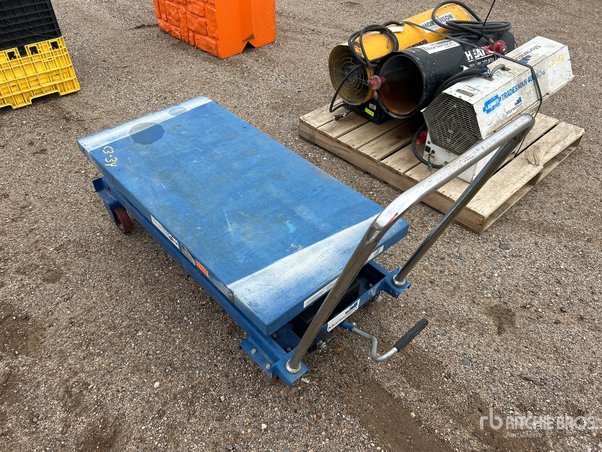 General Appearance with Foto, angolo posteriore sinistro