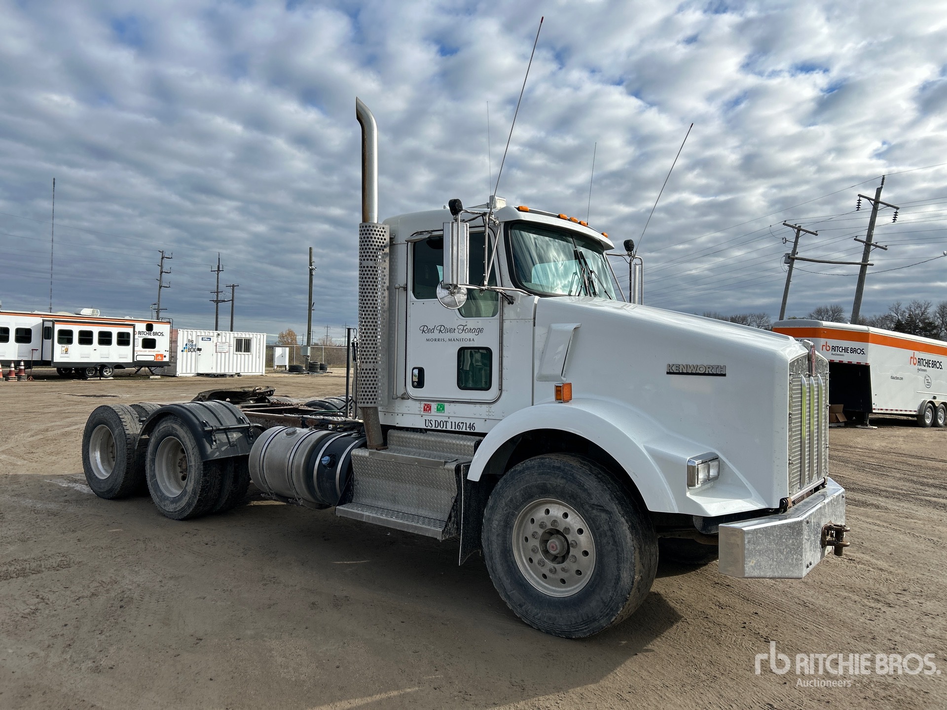 Aspect général with Image, coin avant droit