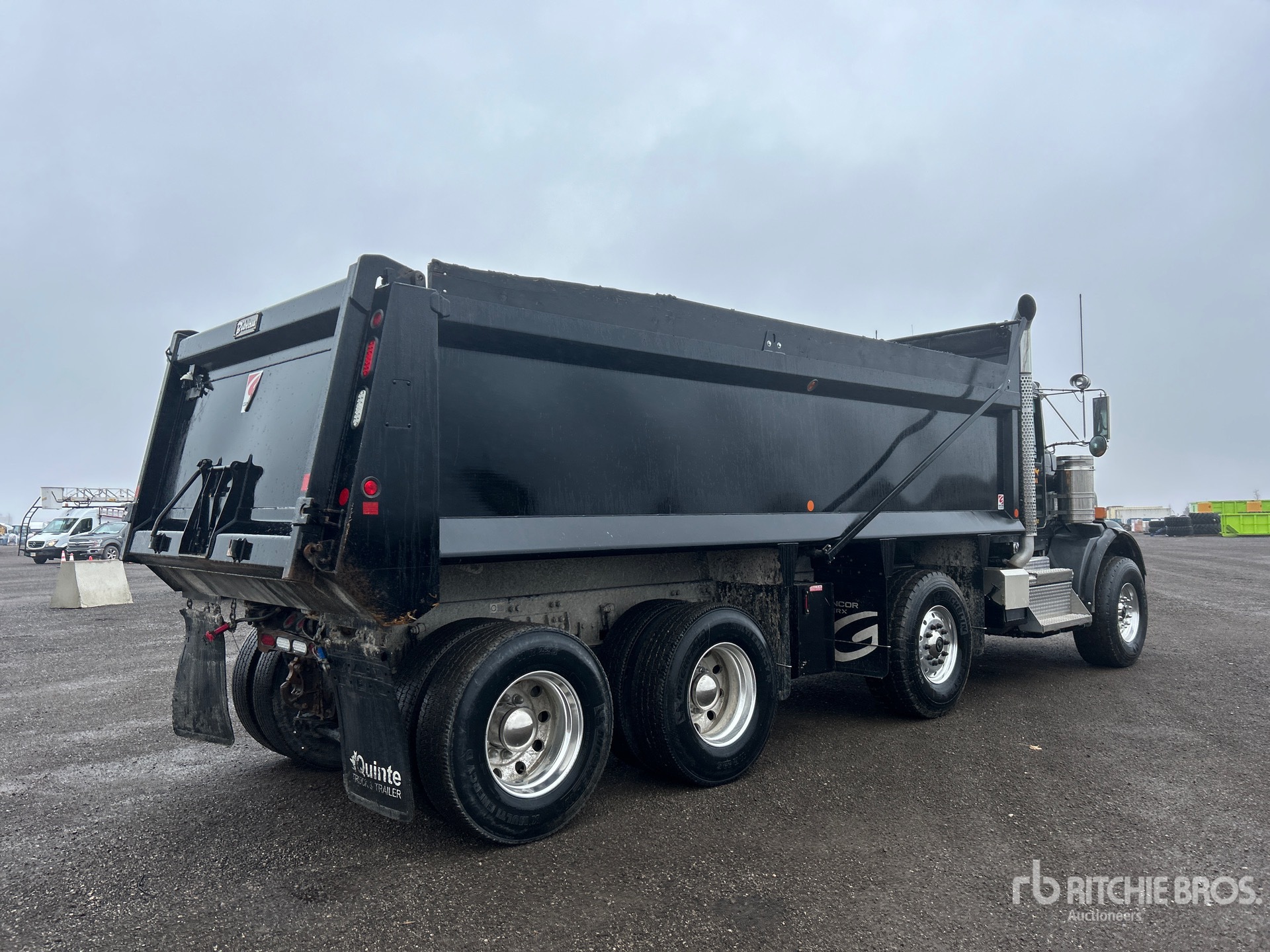 General Appearance with Foto, angolo anteriore sinistro