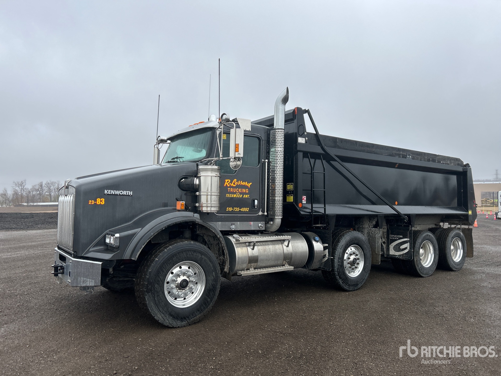 General Appearance with Foto, angolo anteriore sinistro