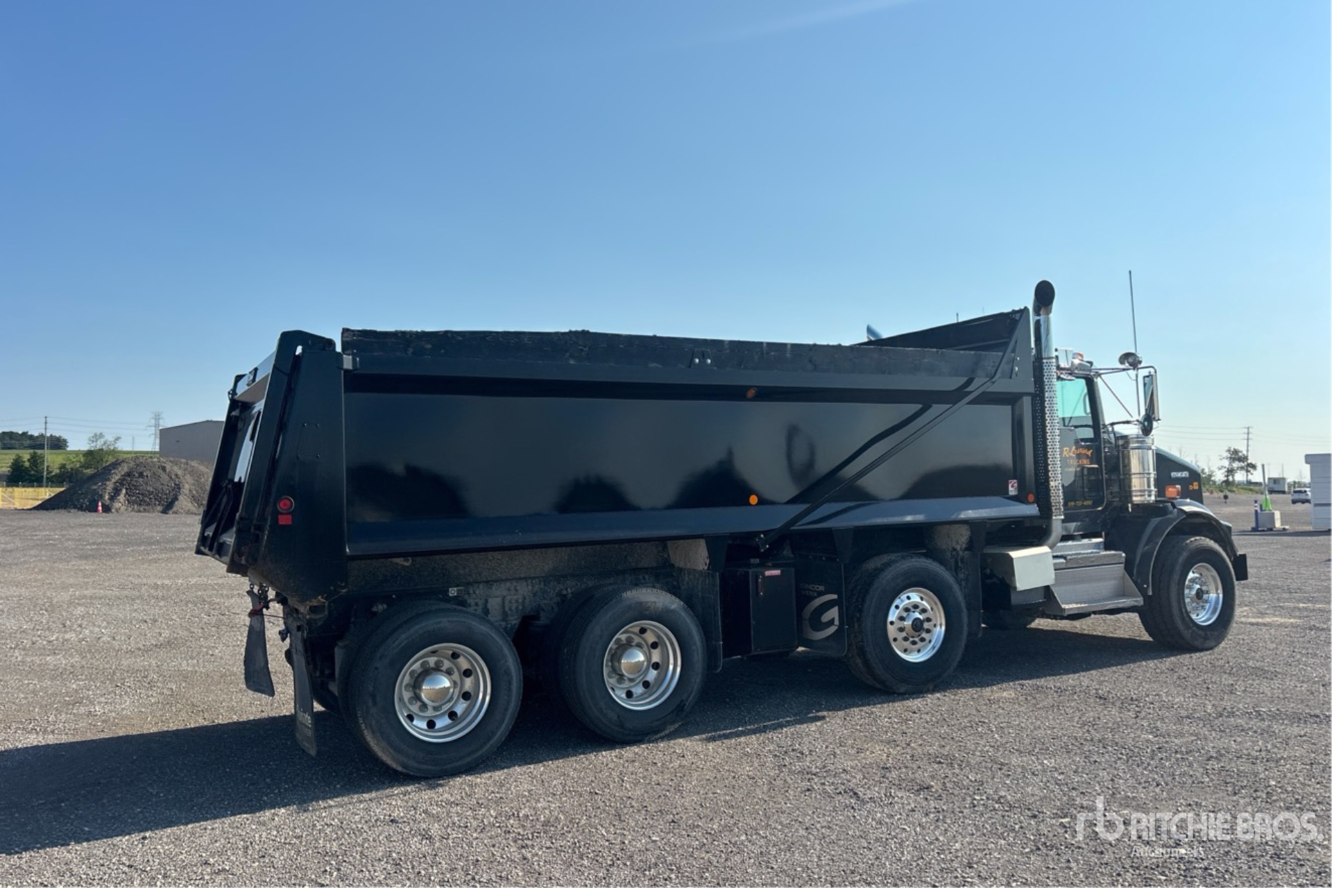2023 Kenworth T800