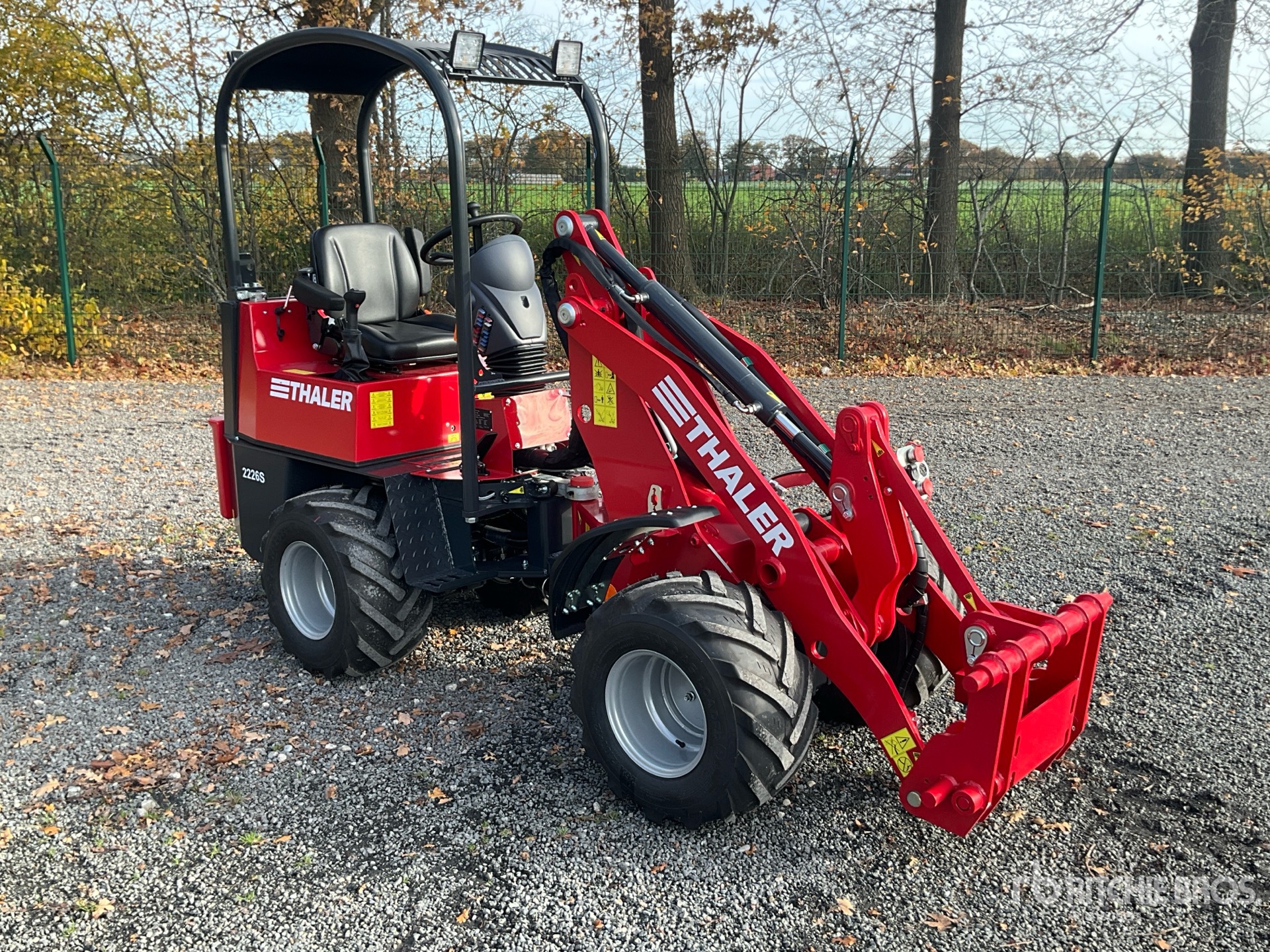 General Appearance with Picture, Right Front Corner