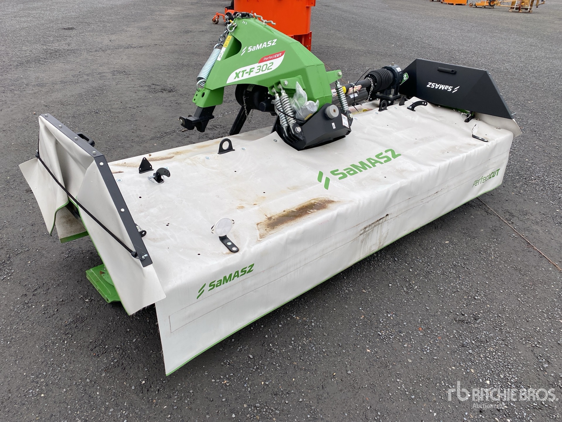 General Appearance with Picture, Right Front Corner