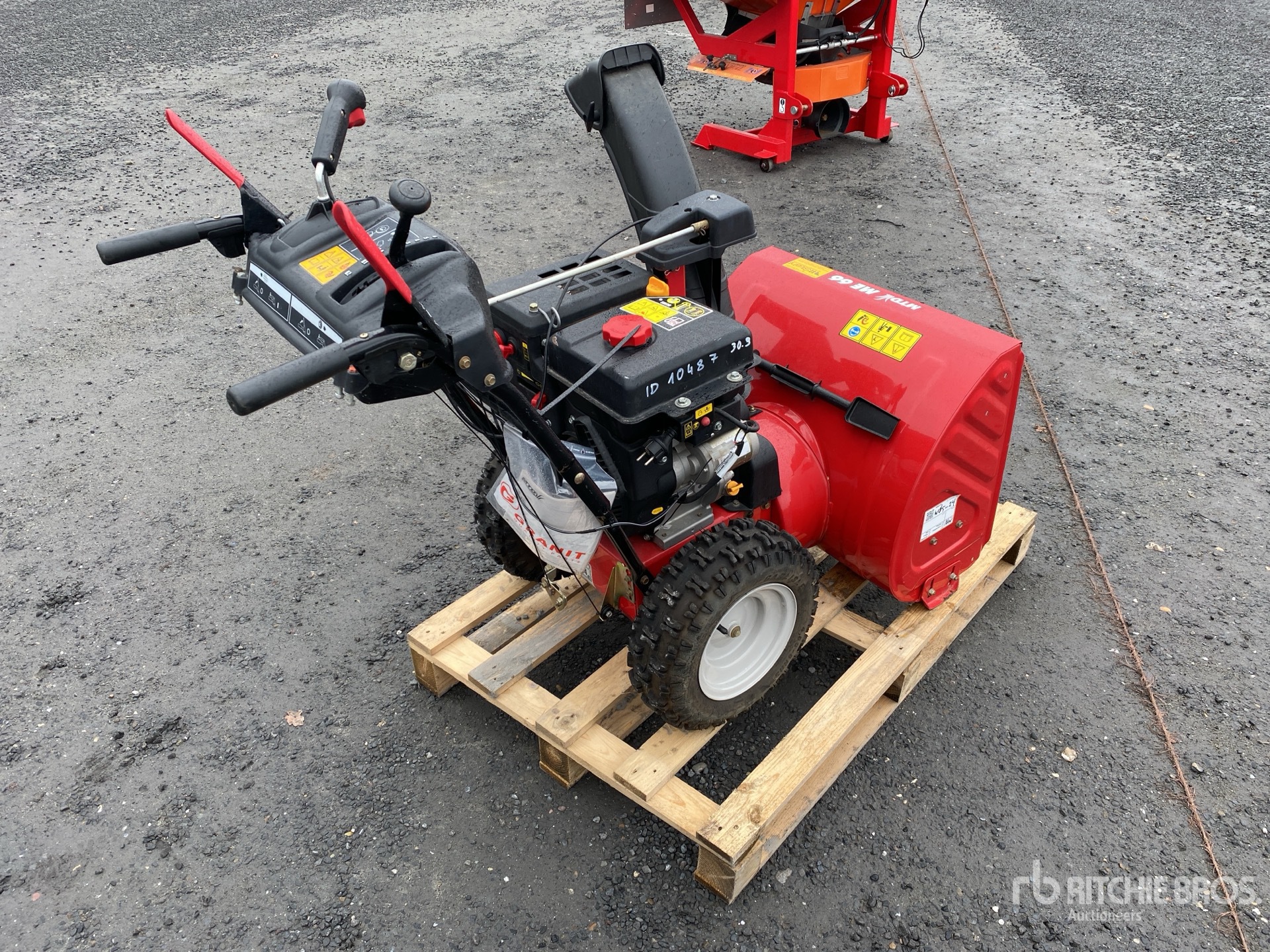 General Appearance with Picture, Right Rear Corner