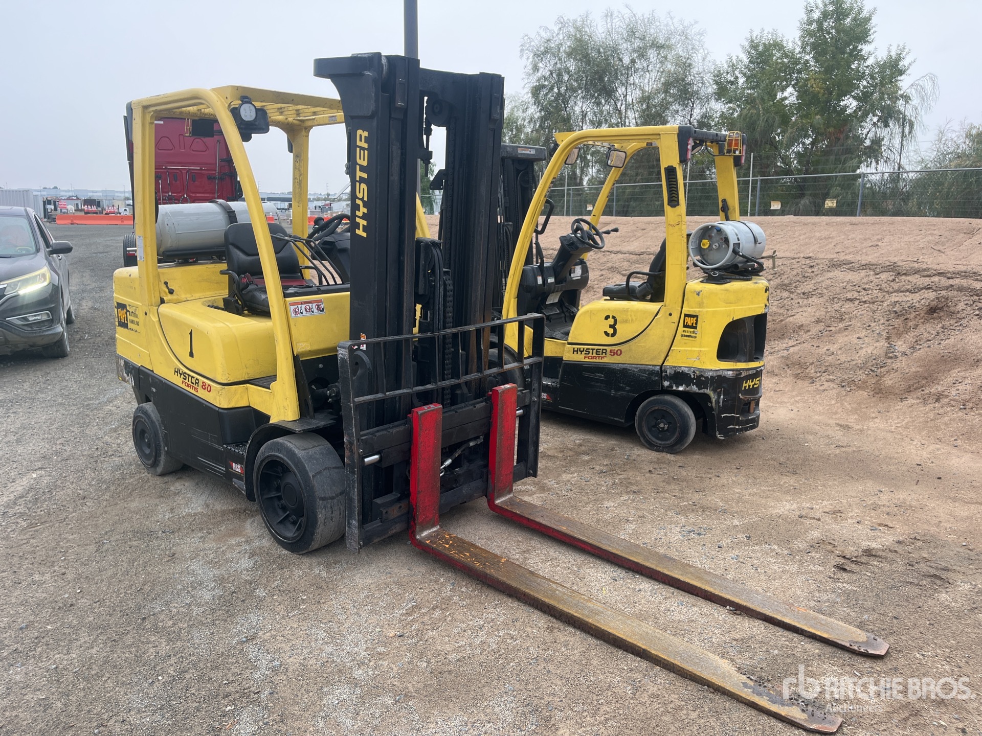 General Appearance with Picture, Right Front Corner