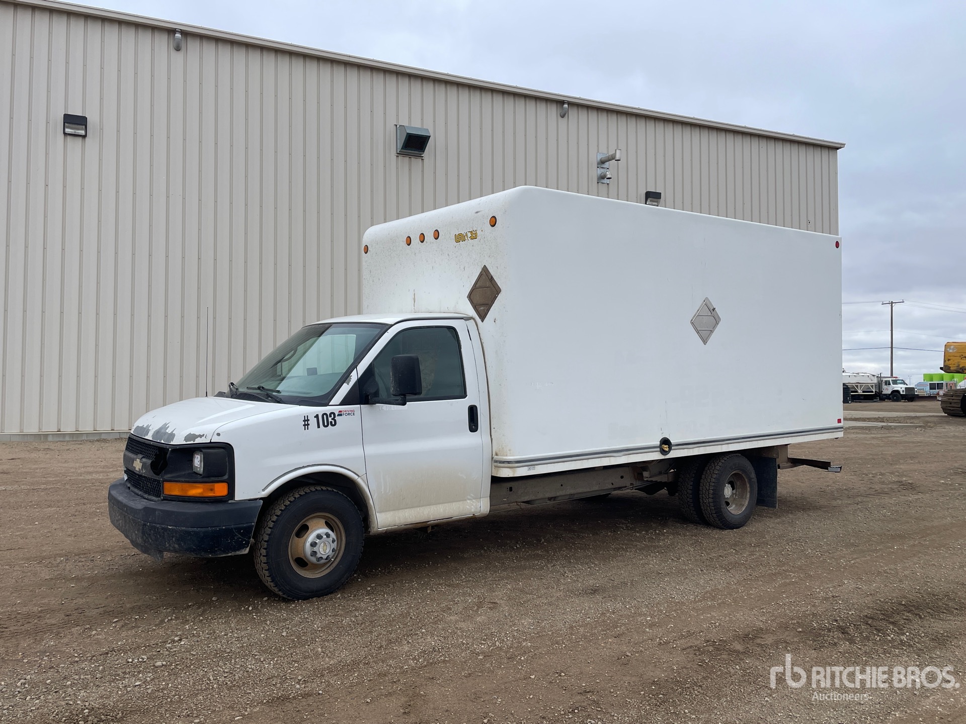 Aspect général with Image, coin avant gauche