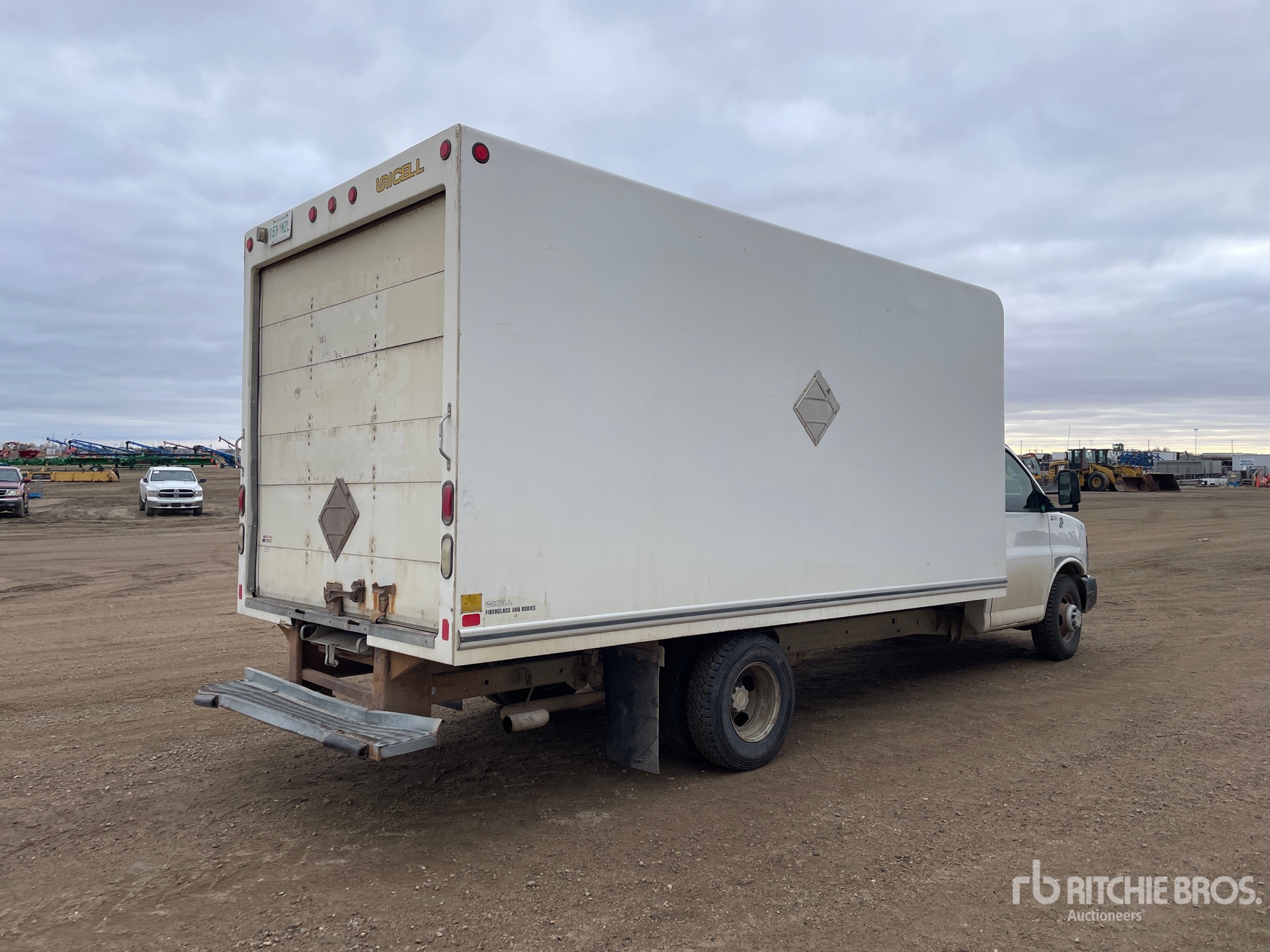 Aspect général with Image, coin arrière droit