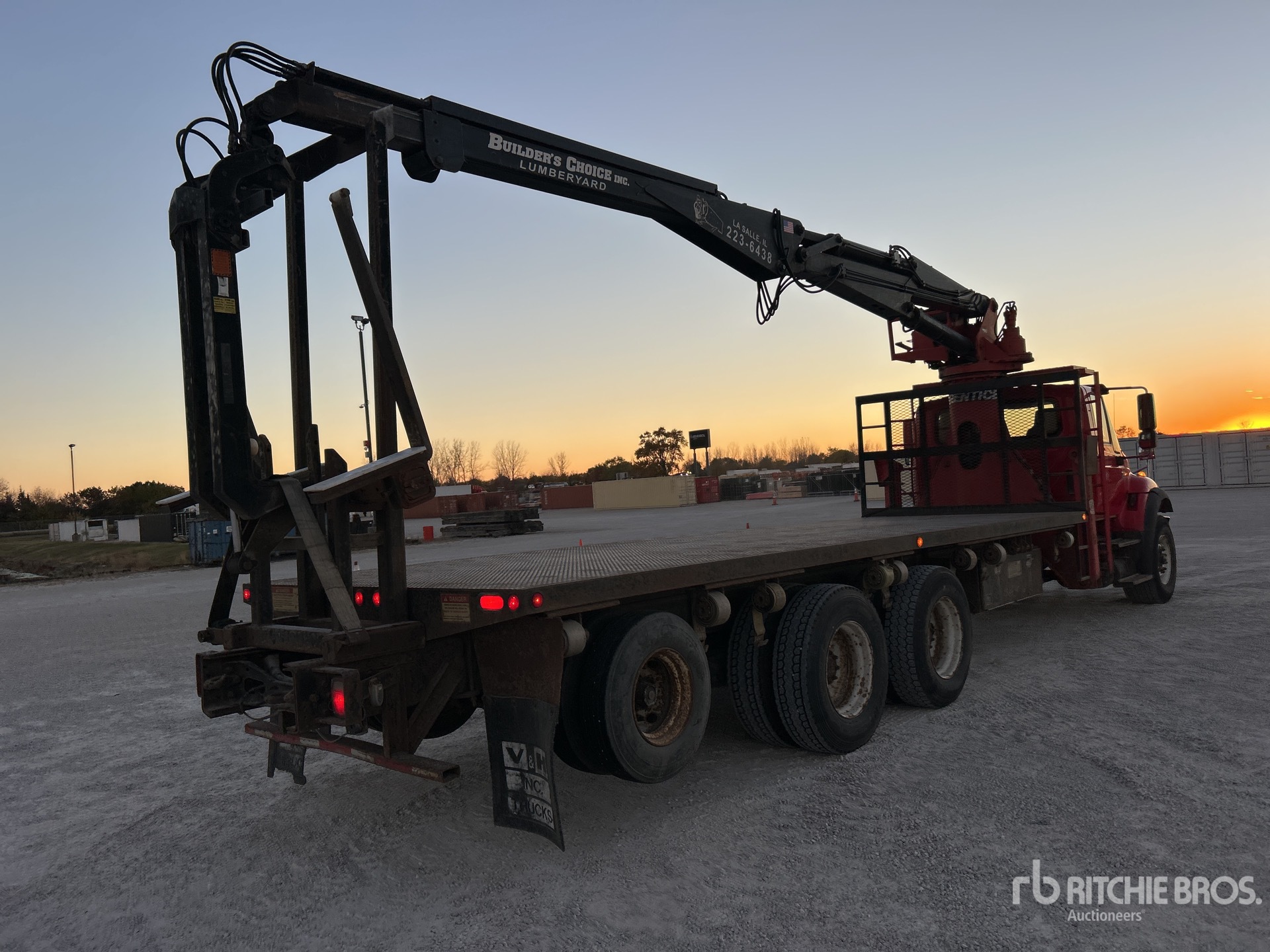 Aspect général with Image, coin arrière droit