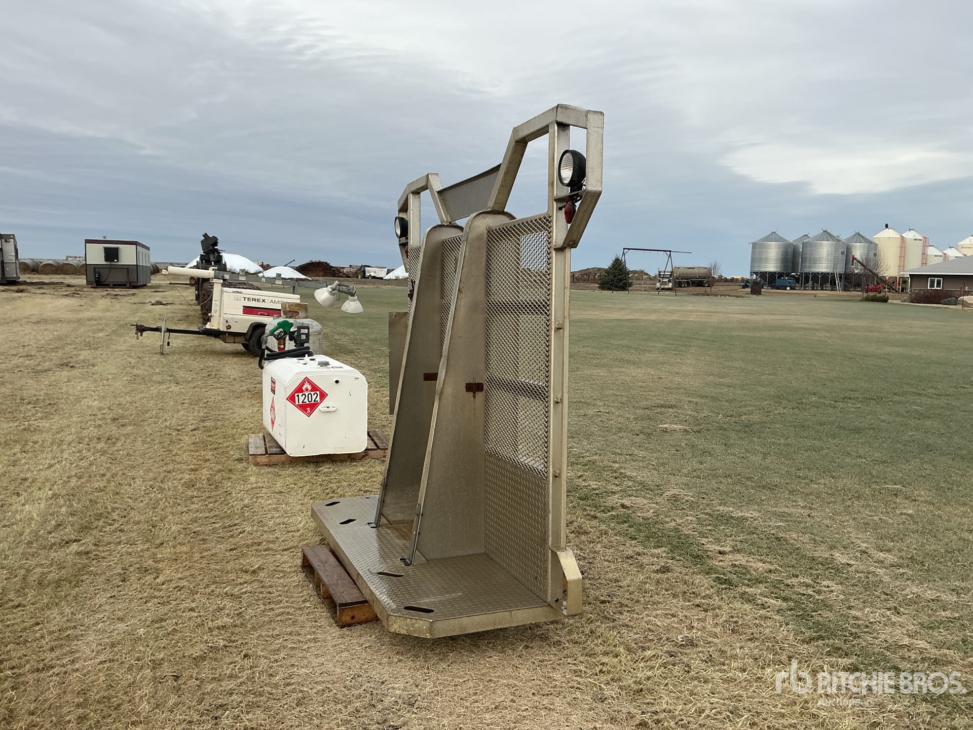 General Appearance with Bild, Ecke vorne links