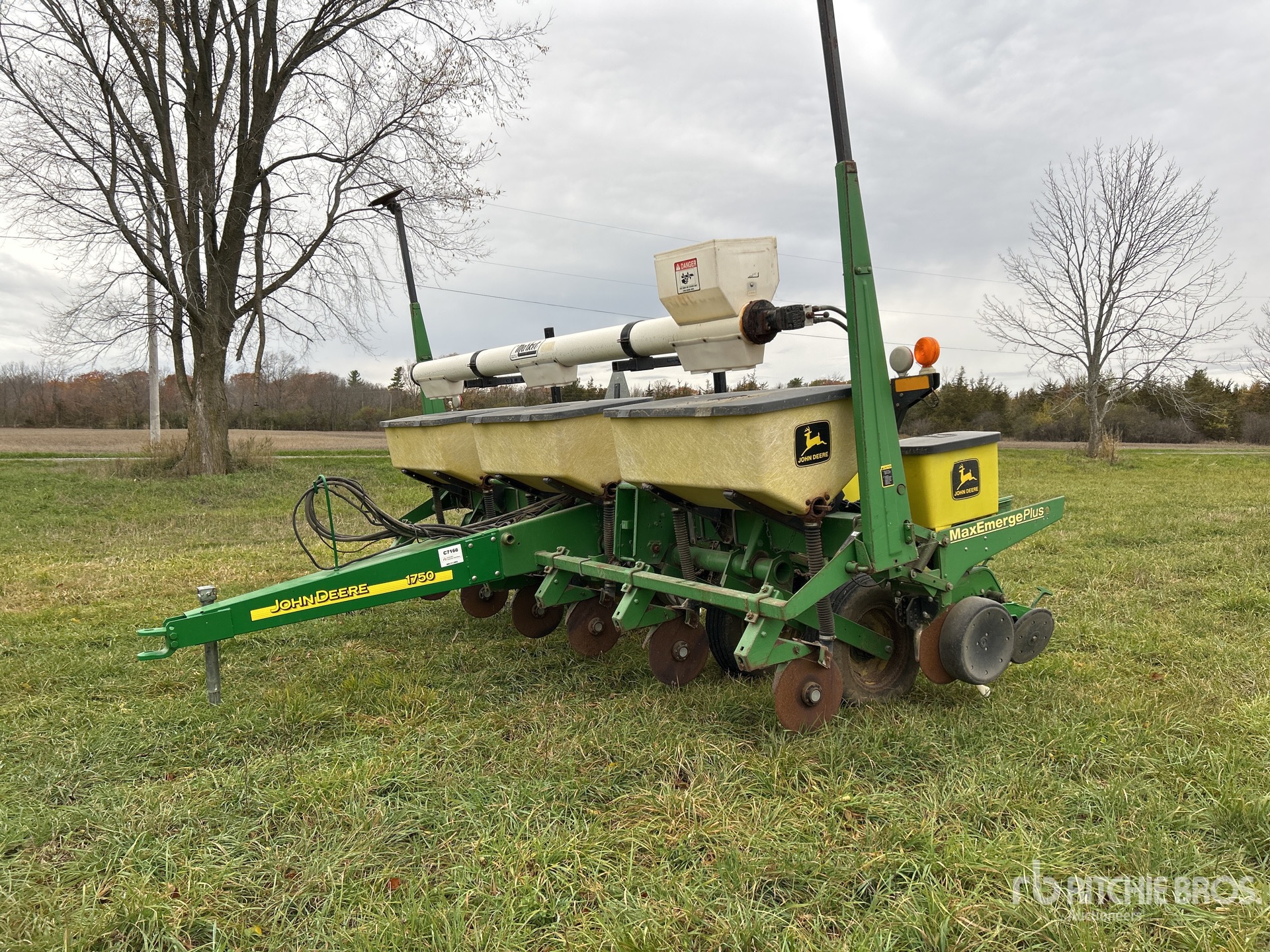 General Appearance with Foto, angolo anteriore sinistro