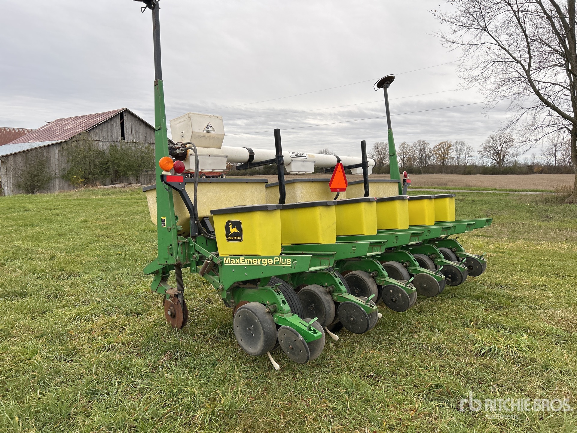 General Appearance with Foto, angolo posteriore sinistro