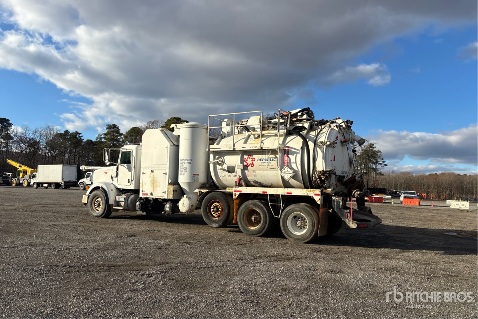 General Appearance with Bild, Ecke hinten links