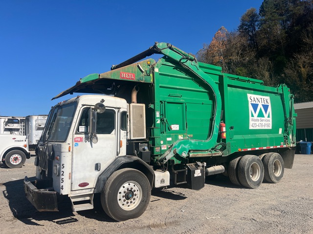 2018 Peterbilt 520 6x4 Front Loader Waste Collection Truck