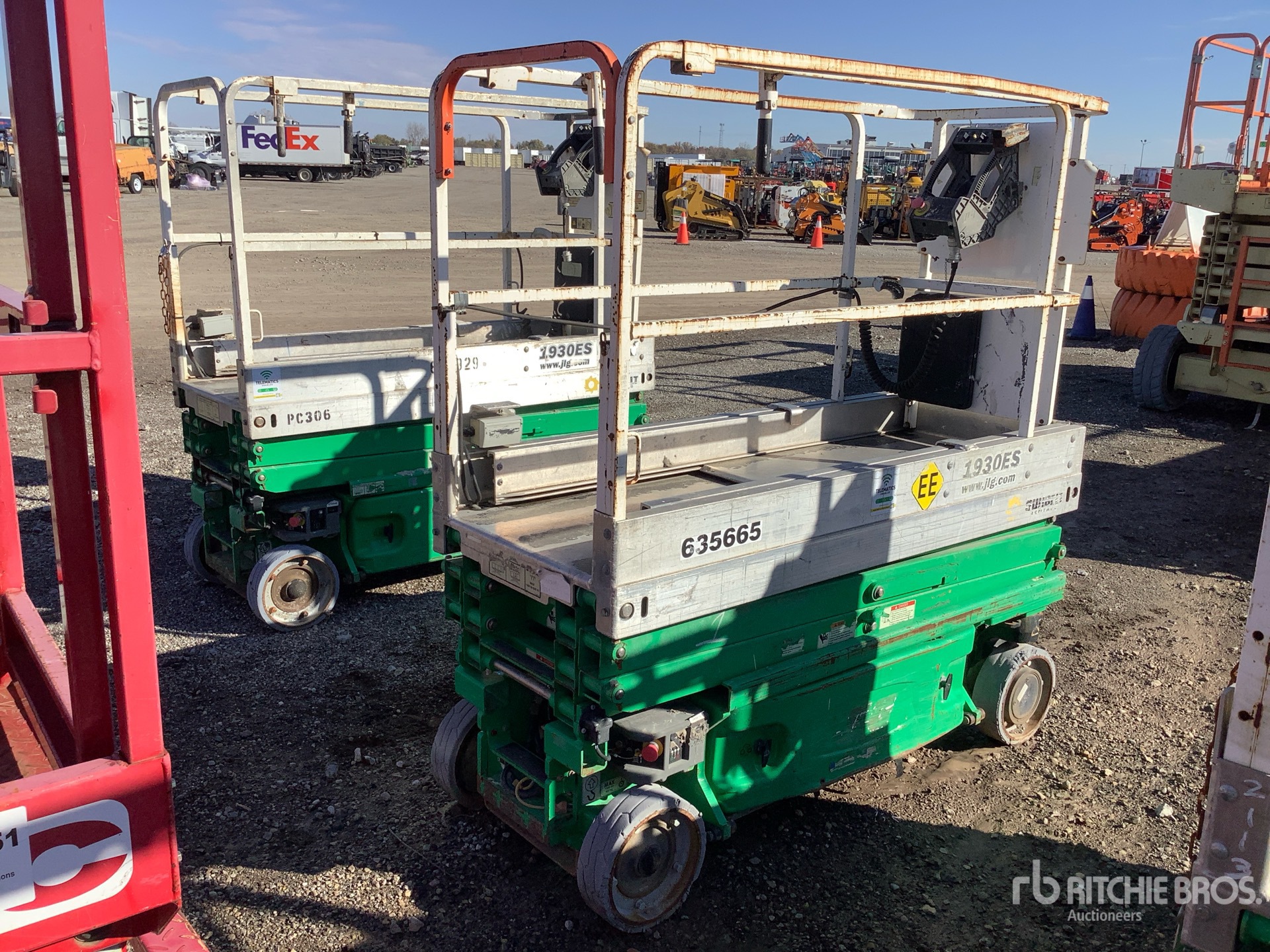 General Appearance with Foto, angolo anteriore sinistro