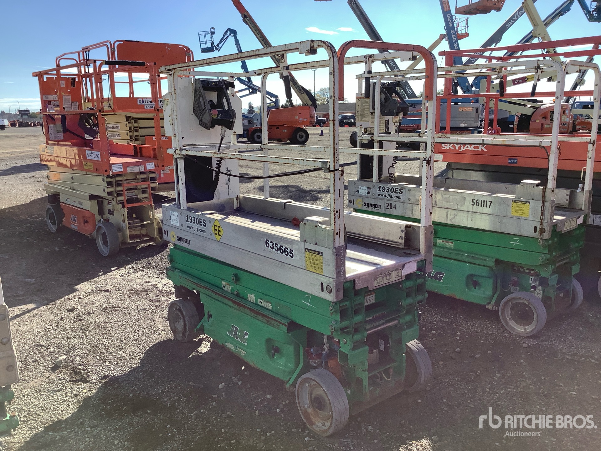 General Appearance with Foto, angolo posteriore sinistro