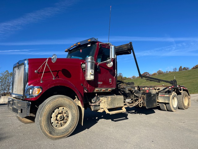 2013 International Paystar 6x4 Roll-Off Truck 2013 International Paystar 6x4 Roll-Off Truck