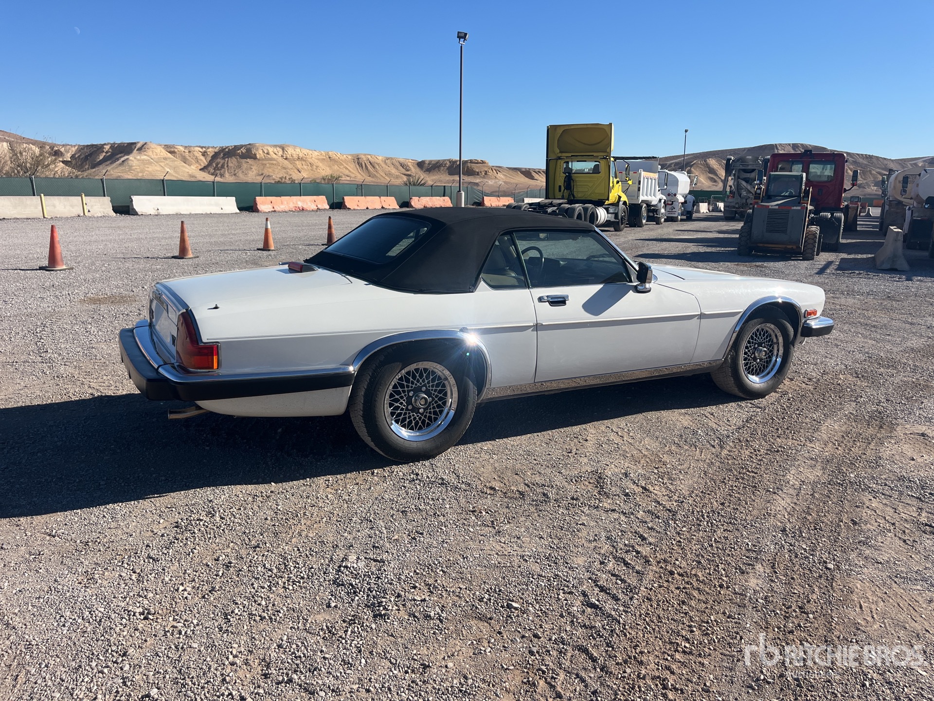 General Appearance with Image, coin arrière droit