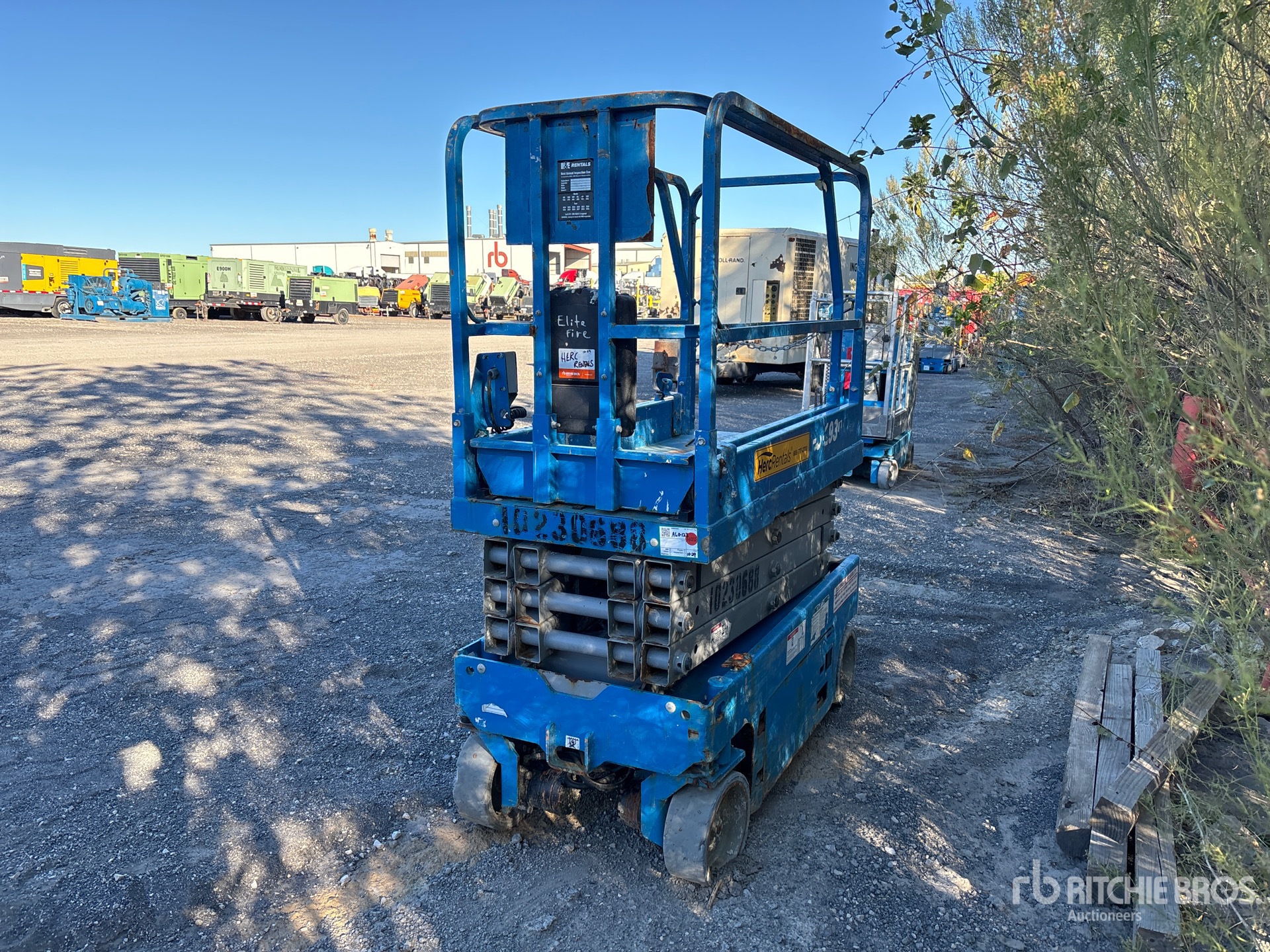 General Appearance with Bild, Ecke vorne links