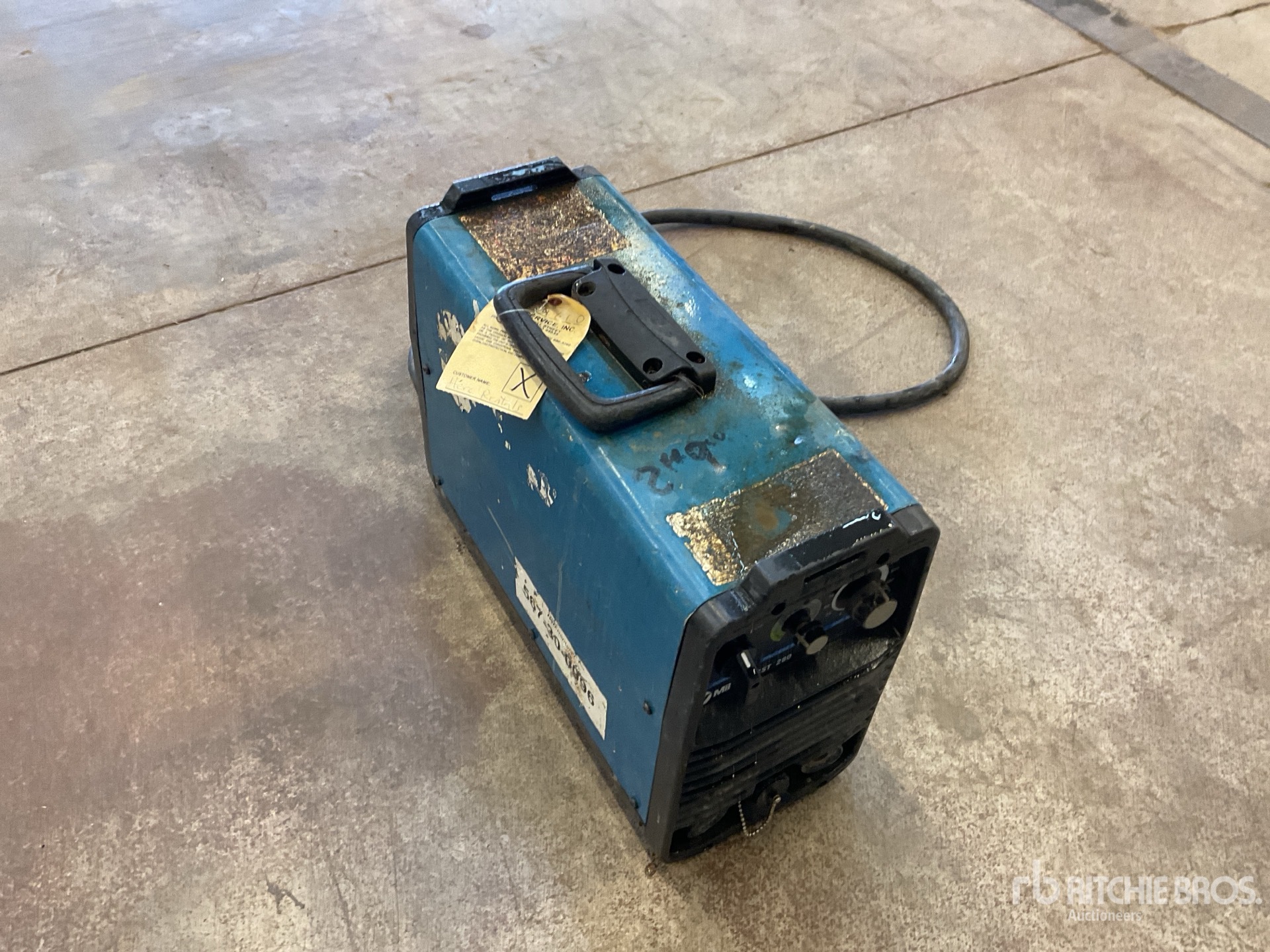 General Appearance with Picture, Right Front Corner