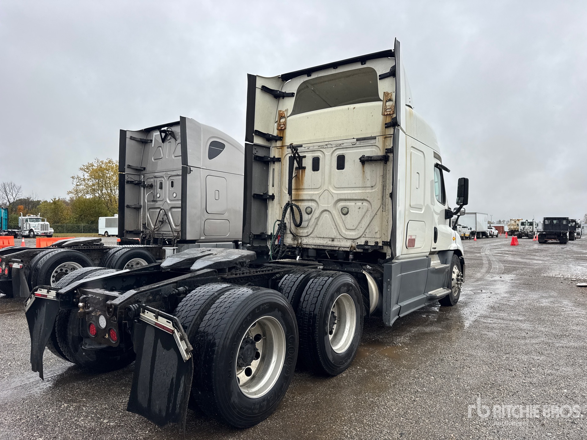 General Appearance with Imagen: esquina trasera derecha