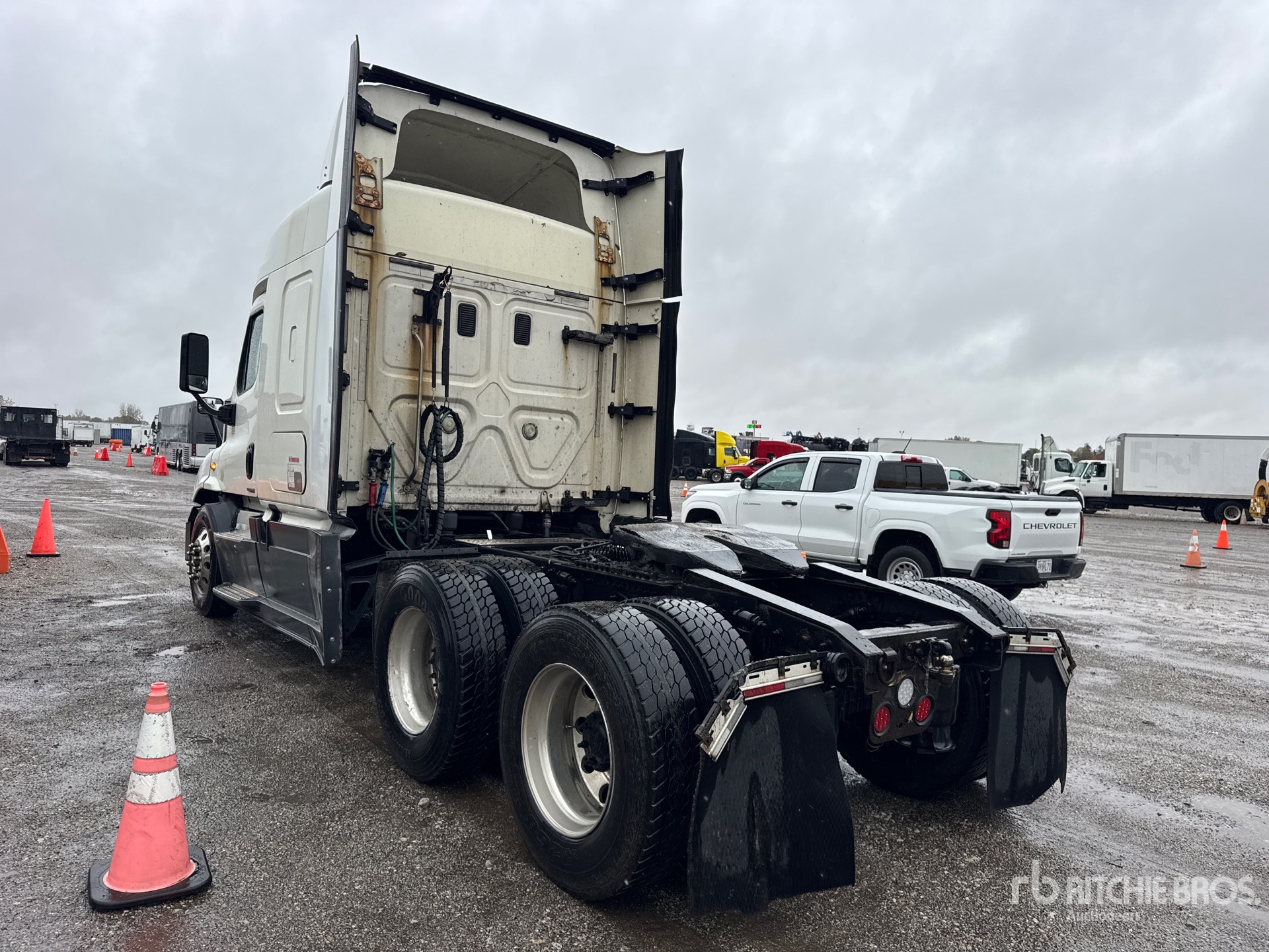 General Appearance with Imagen: esquina trasera izquierda