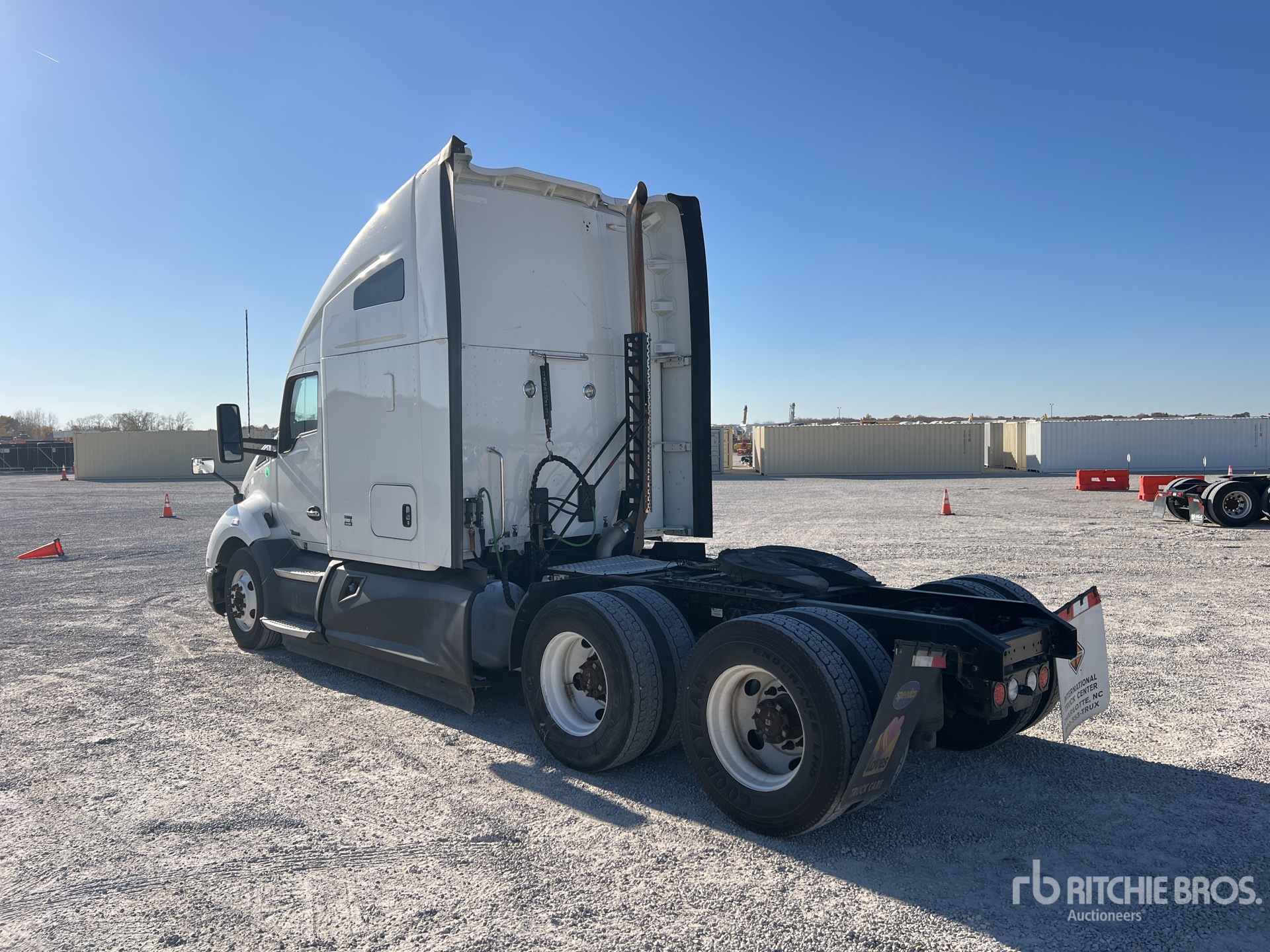 General Appearance with Bild, Ecke hinten links