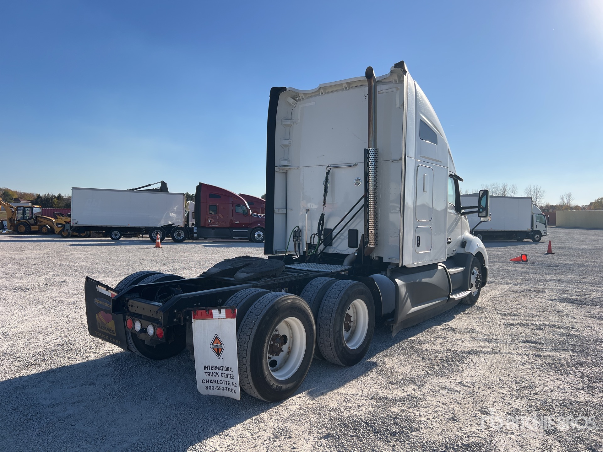 General Appearance with Bild, Ecke hinten rechts