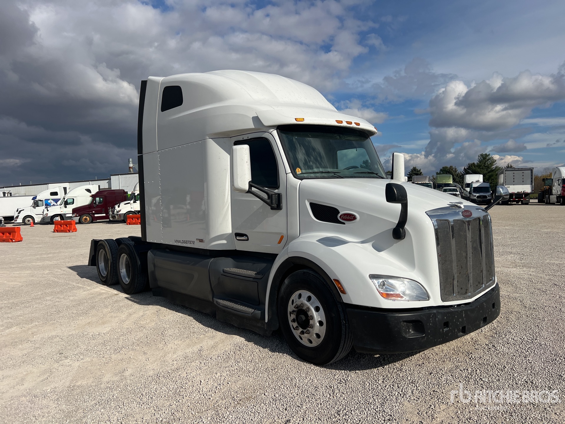 General Appearance with Picture, Right Front Corner