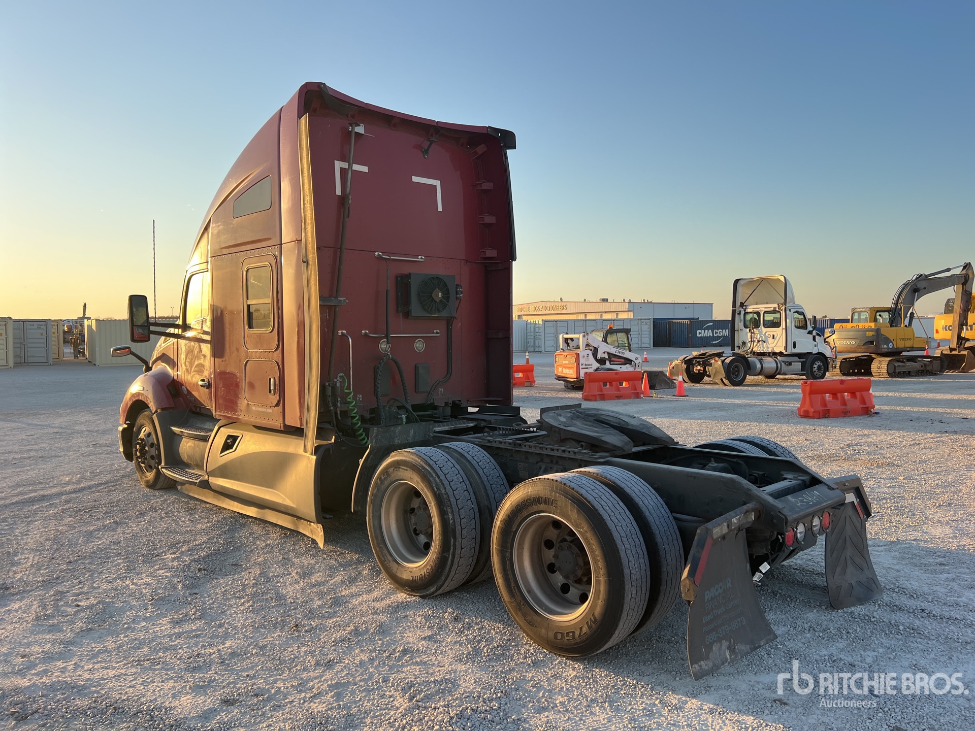 General Appearance with Foto, angolo posteriore sinistro