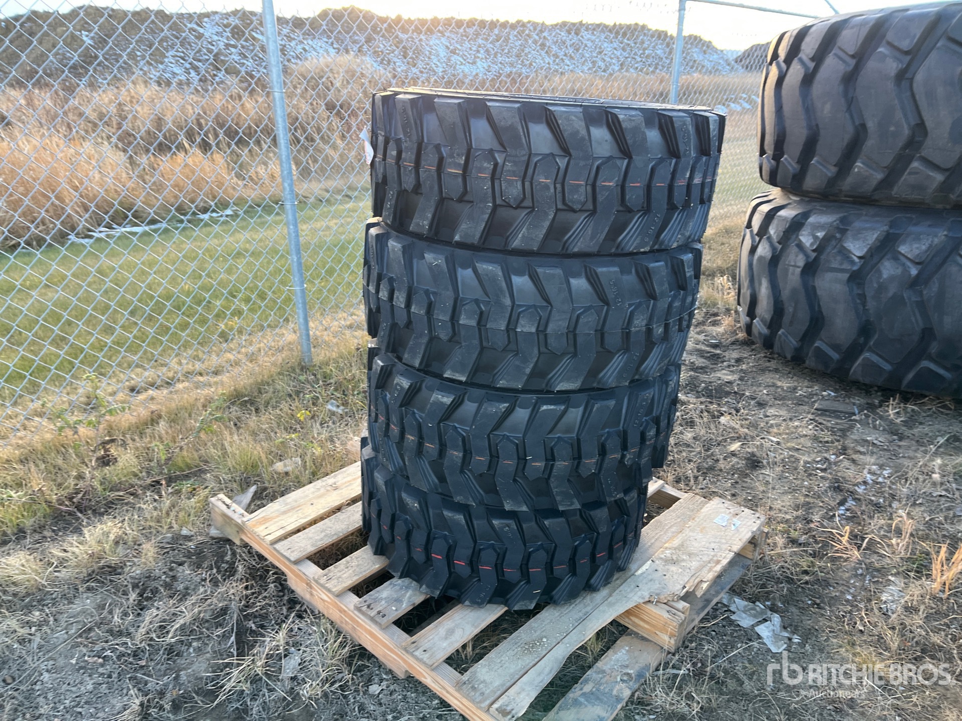 Aspect général with Image, coin avant droit