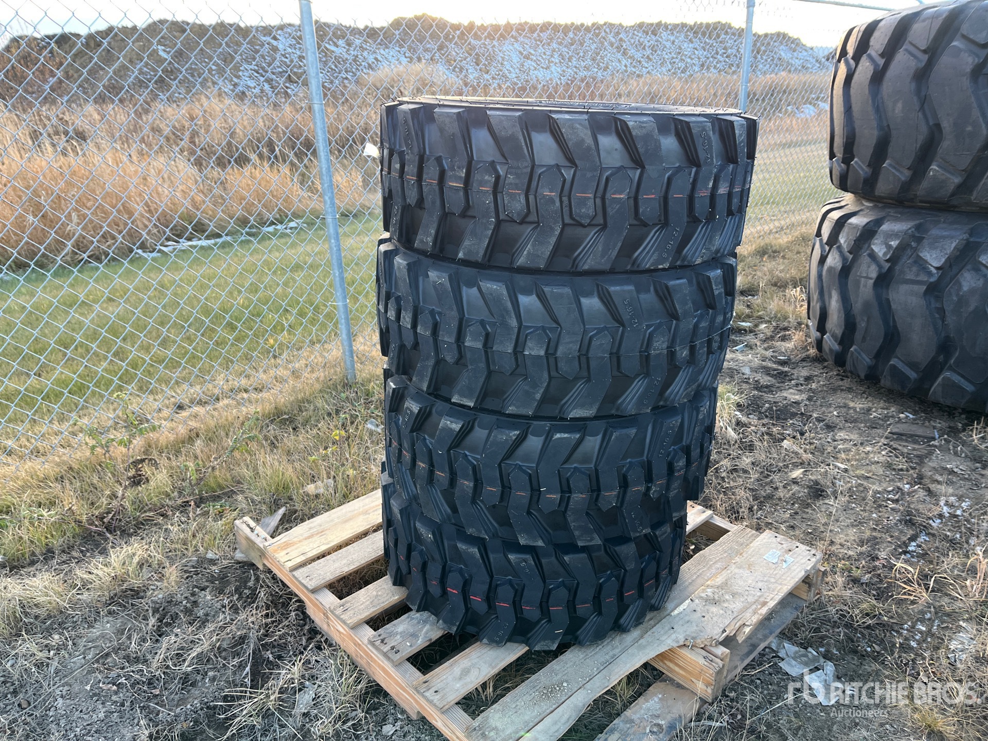 Aspect général with Image, coin arrière droit