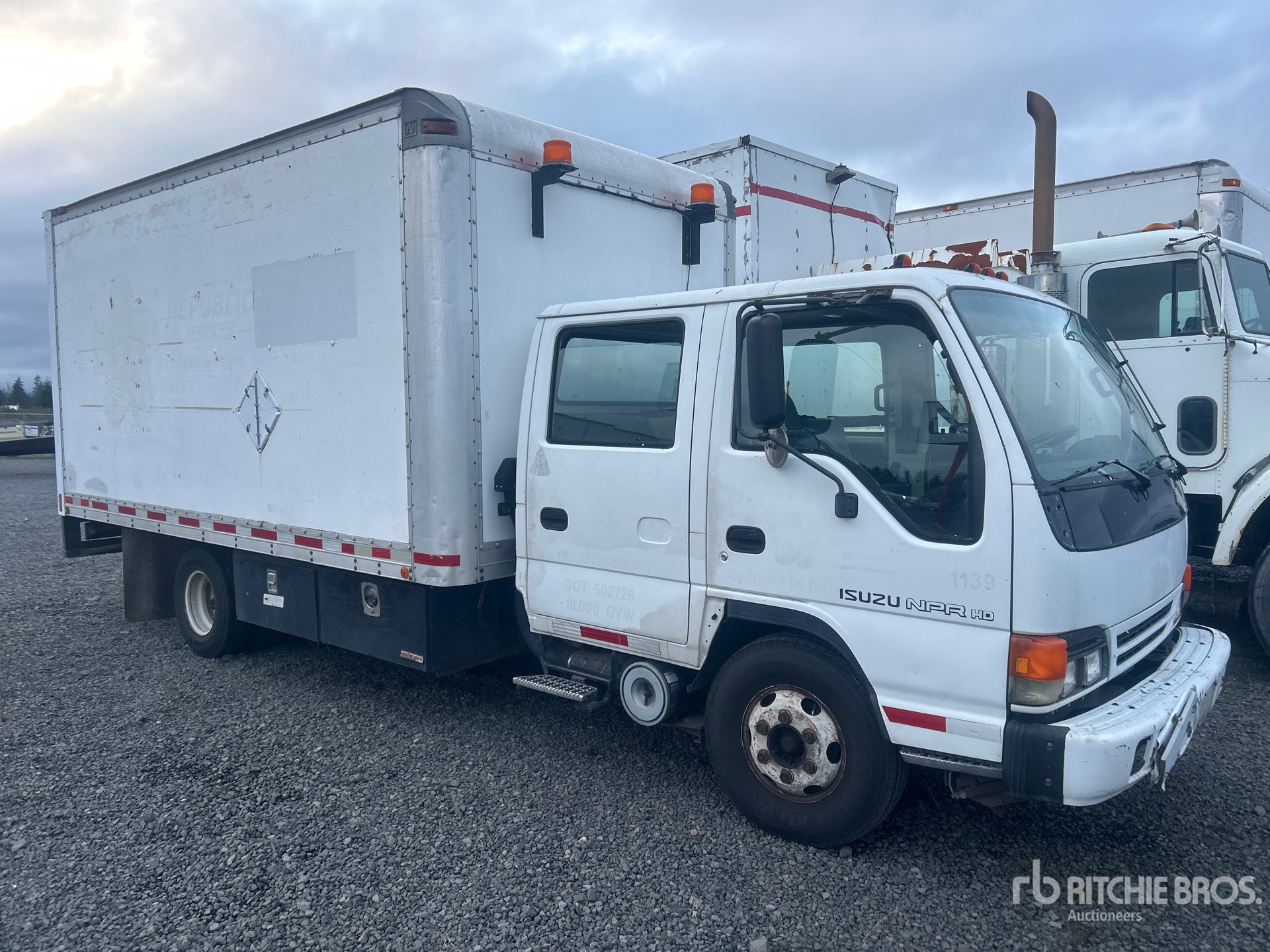 Aspect général with Image, coin avant droit