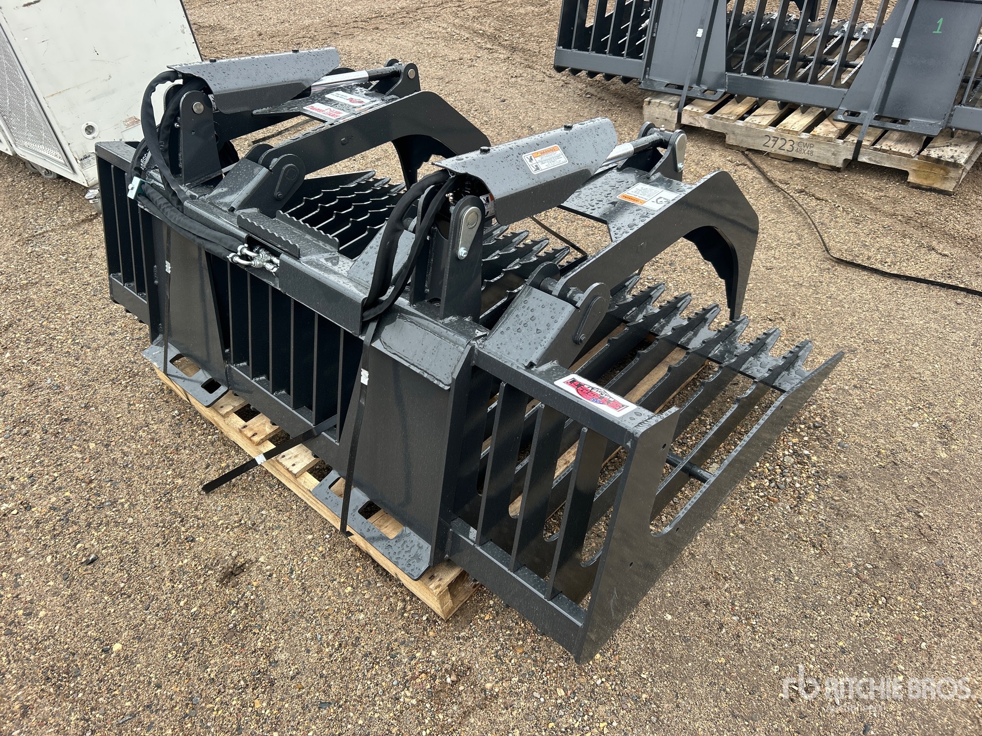 General Appearance with Foto, angolo anteriore sinistro