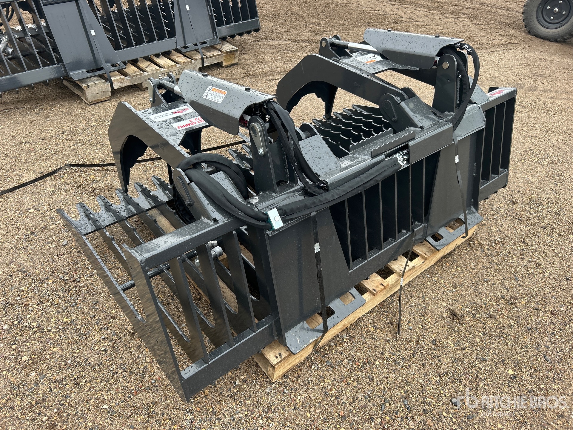 General Appearance with Foto, angolo posteriore sinistro