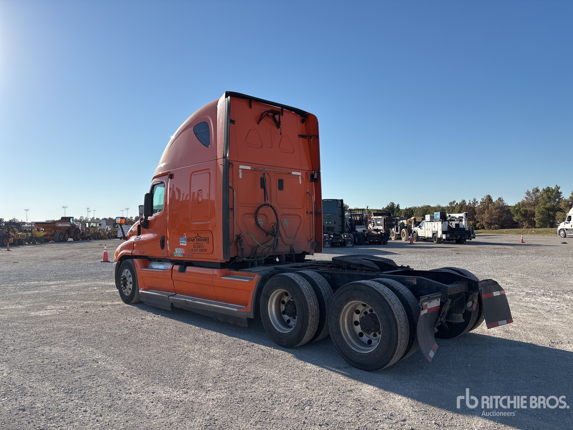 General Appearance with Foto, angolo posteriore sinistro