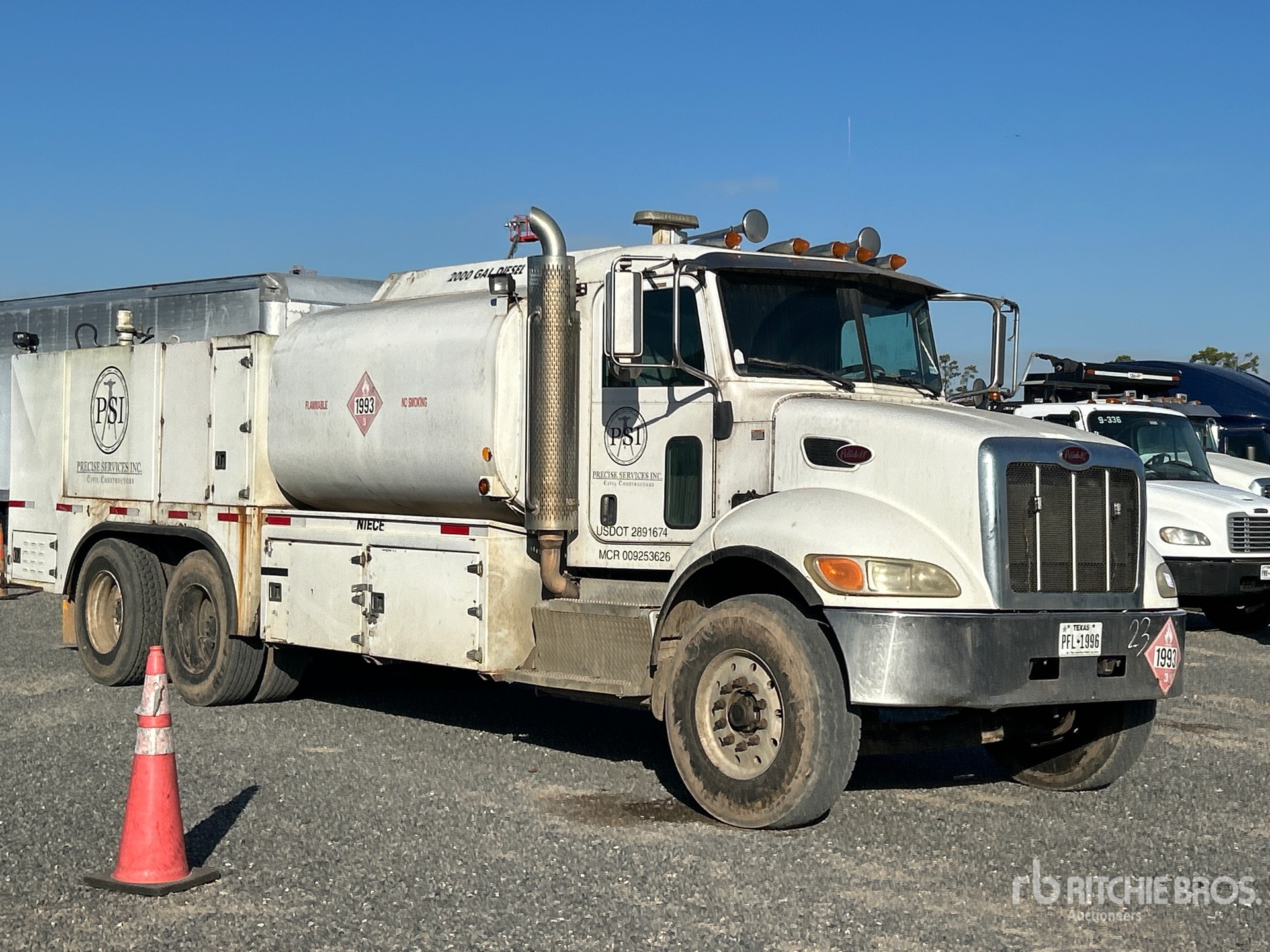 General Appearance with Bild, Ecke vorne rechts