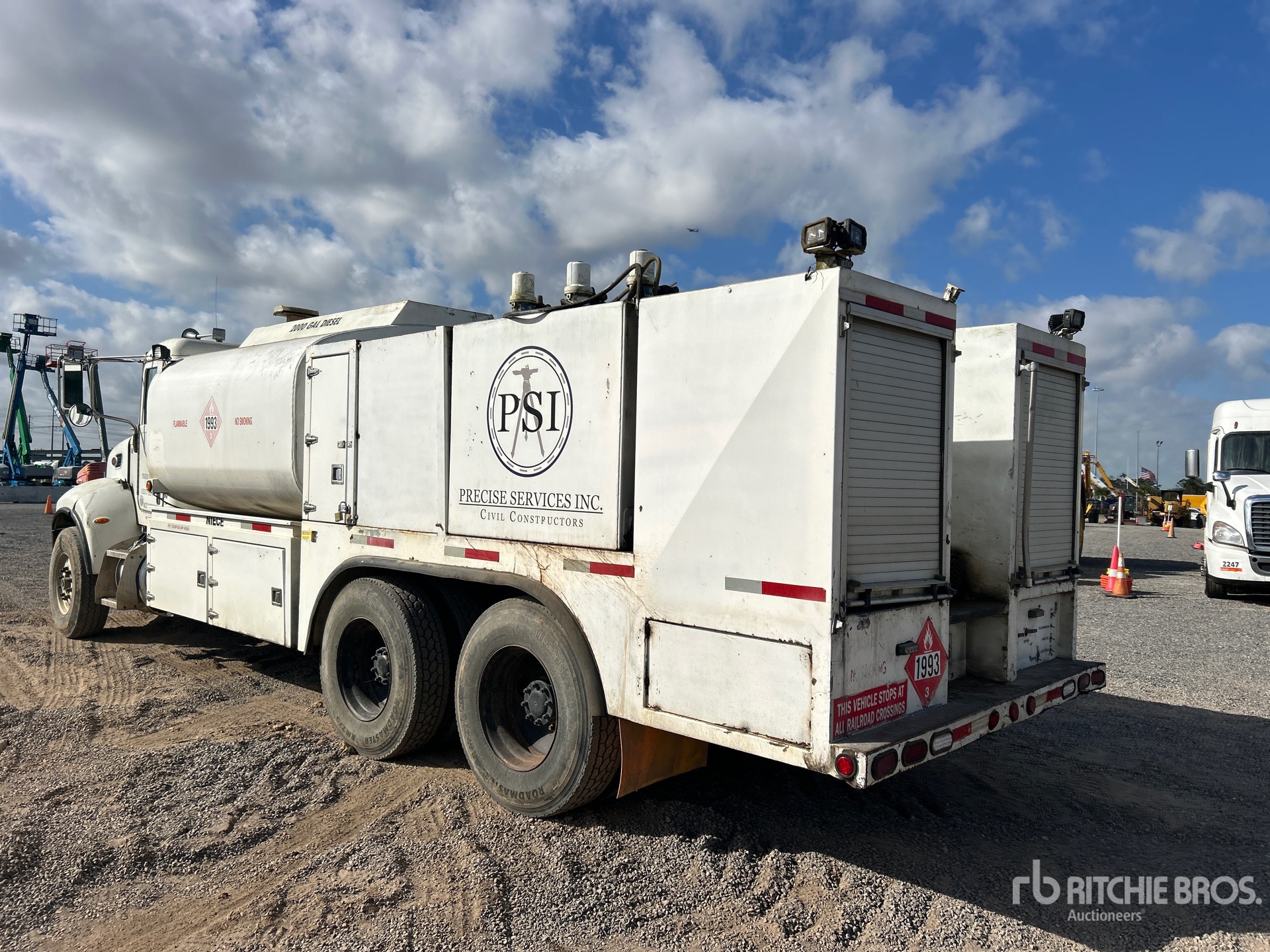 General Appearance with Bild, Ecke hinten links