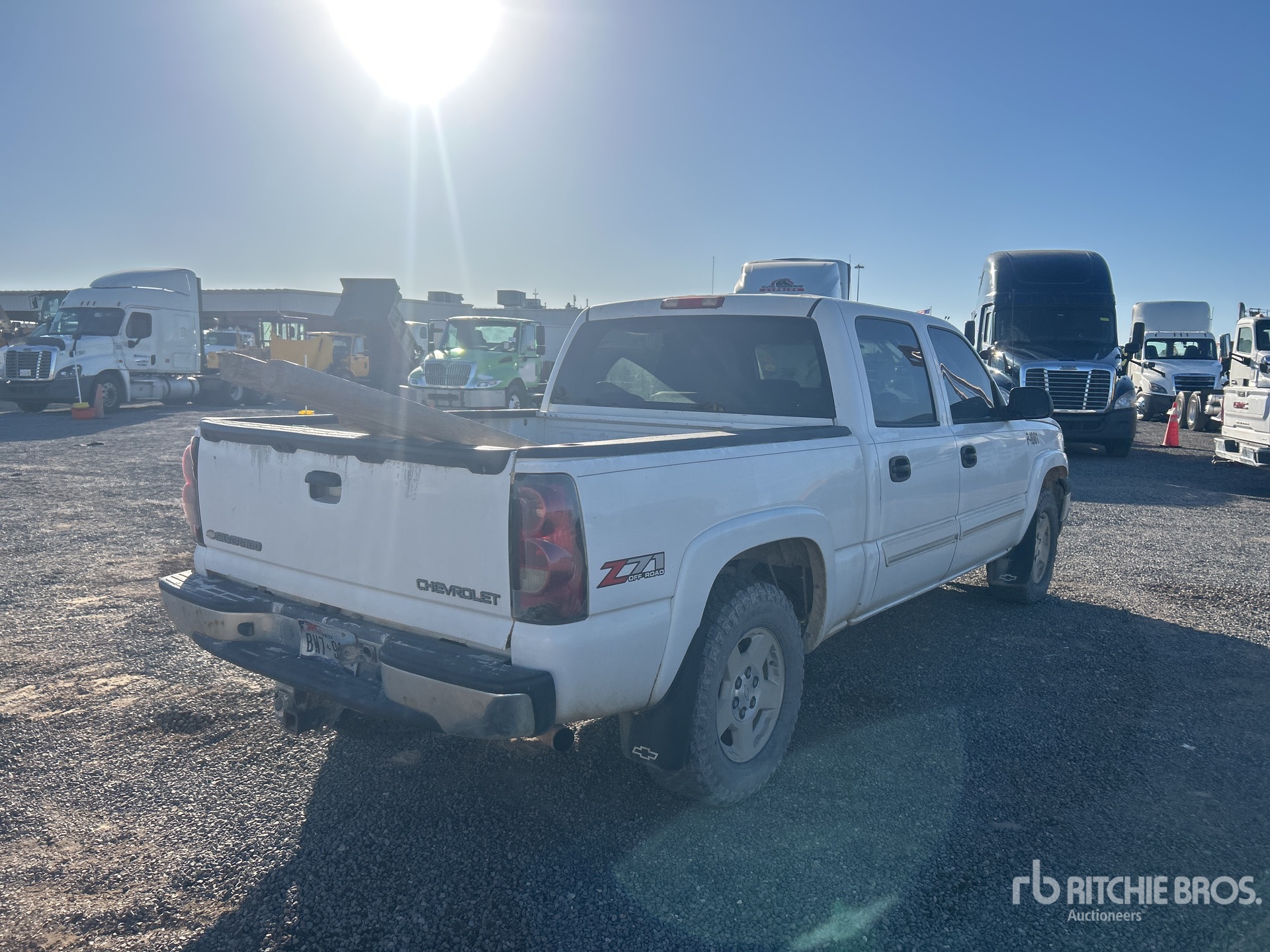 General Appearance with Picture, Right Rear Corner