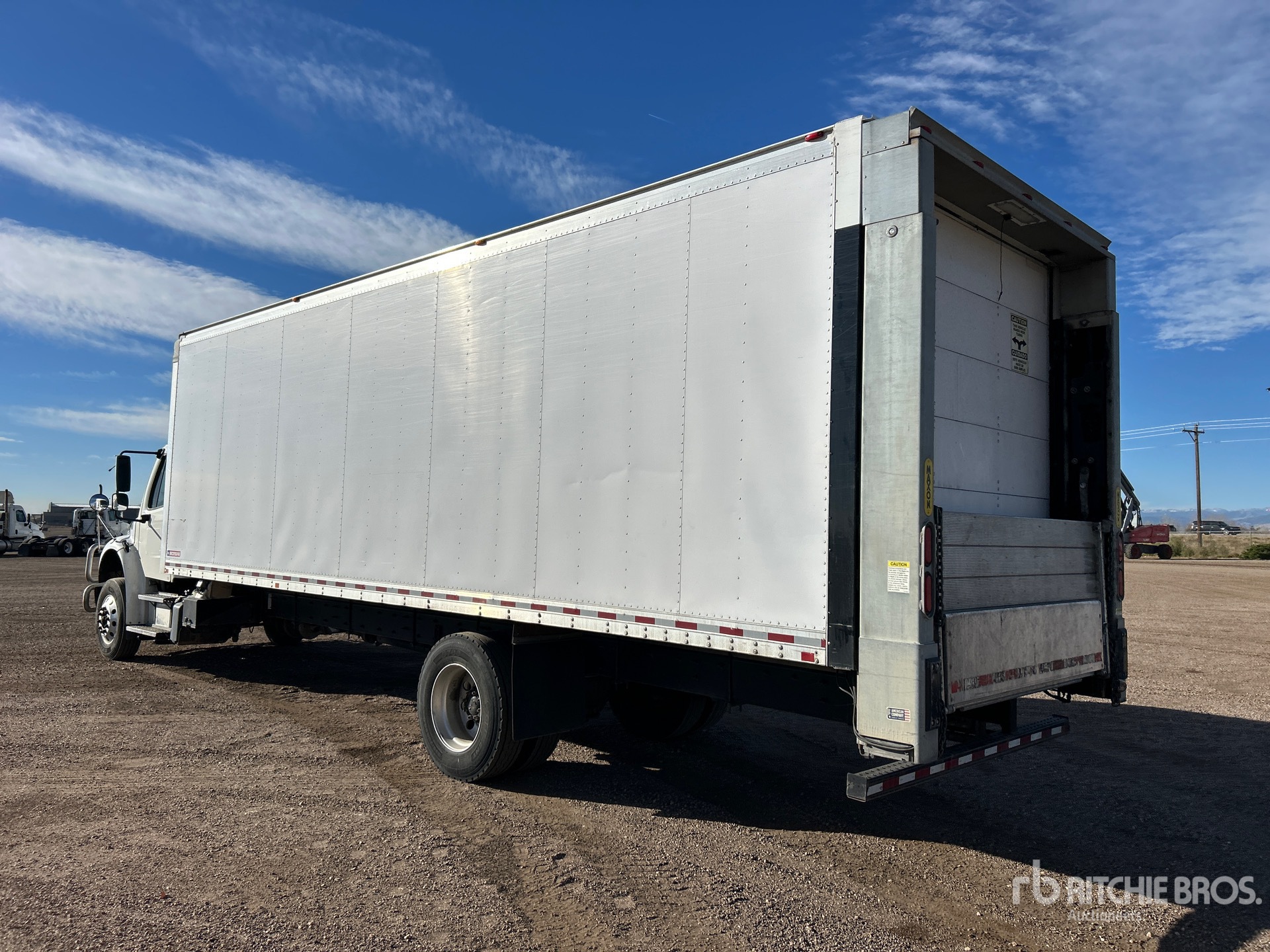 General Appearance with Bild, Ecke hinten links