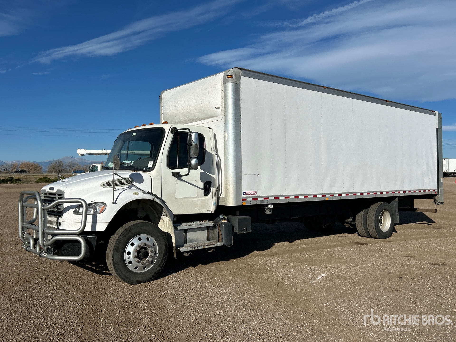 General Appearance with Bild, Ecke vorne links