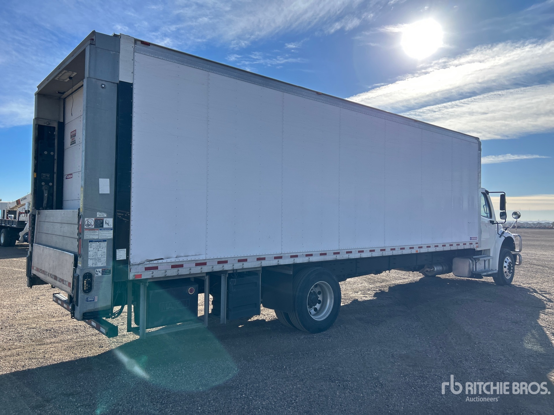 General Appearance with Bild, Ecke hinten rechts