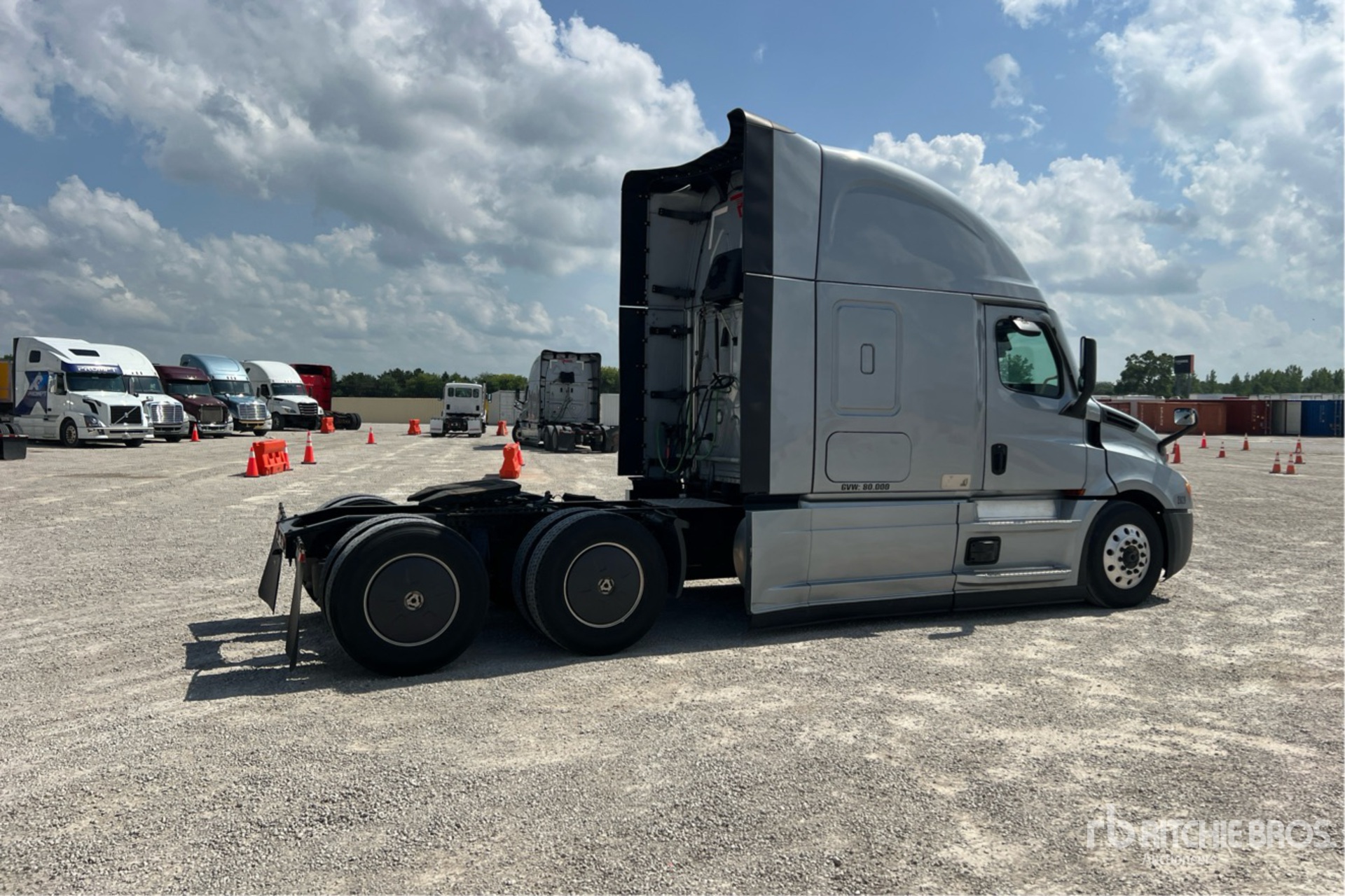 General Appearance with Bild, Ecke hinten rechts