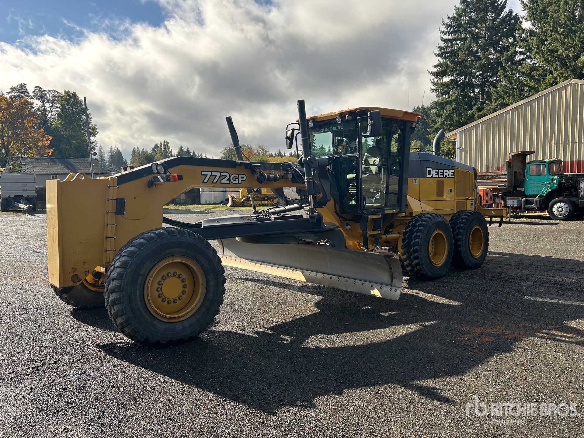 General Appearance with Featured Photo