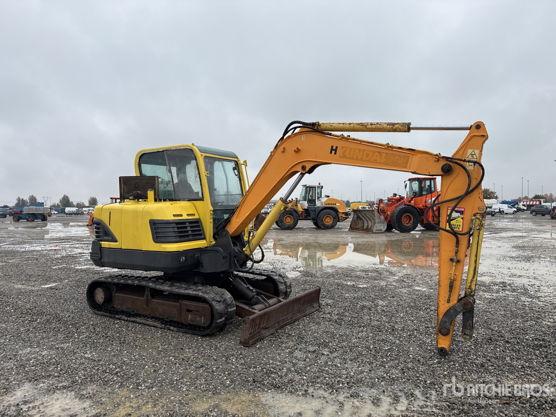 General Appearance with Picture, Right Front Corner