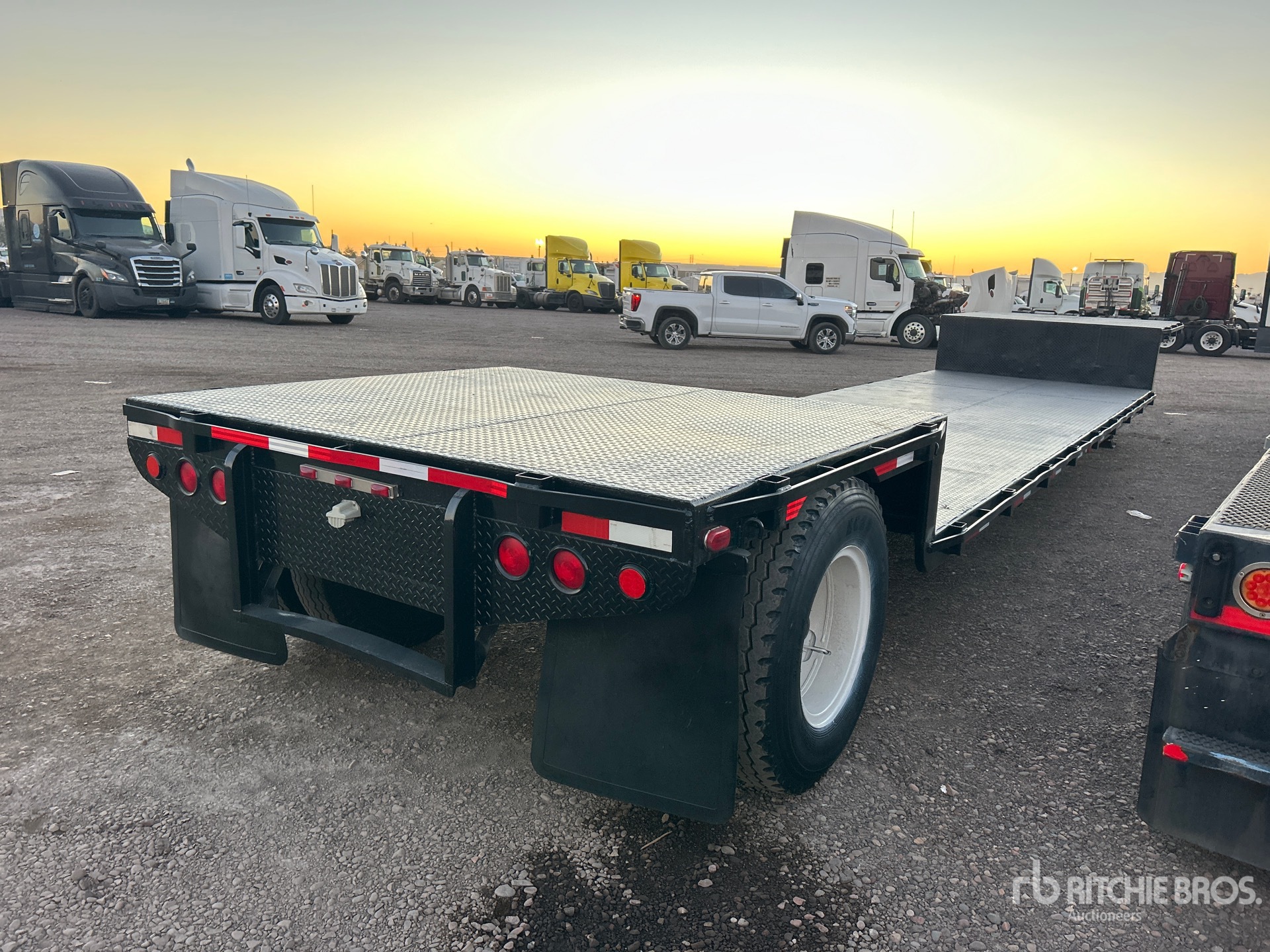 General Appearance with Bild, Ecke hinten rechts