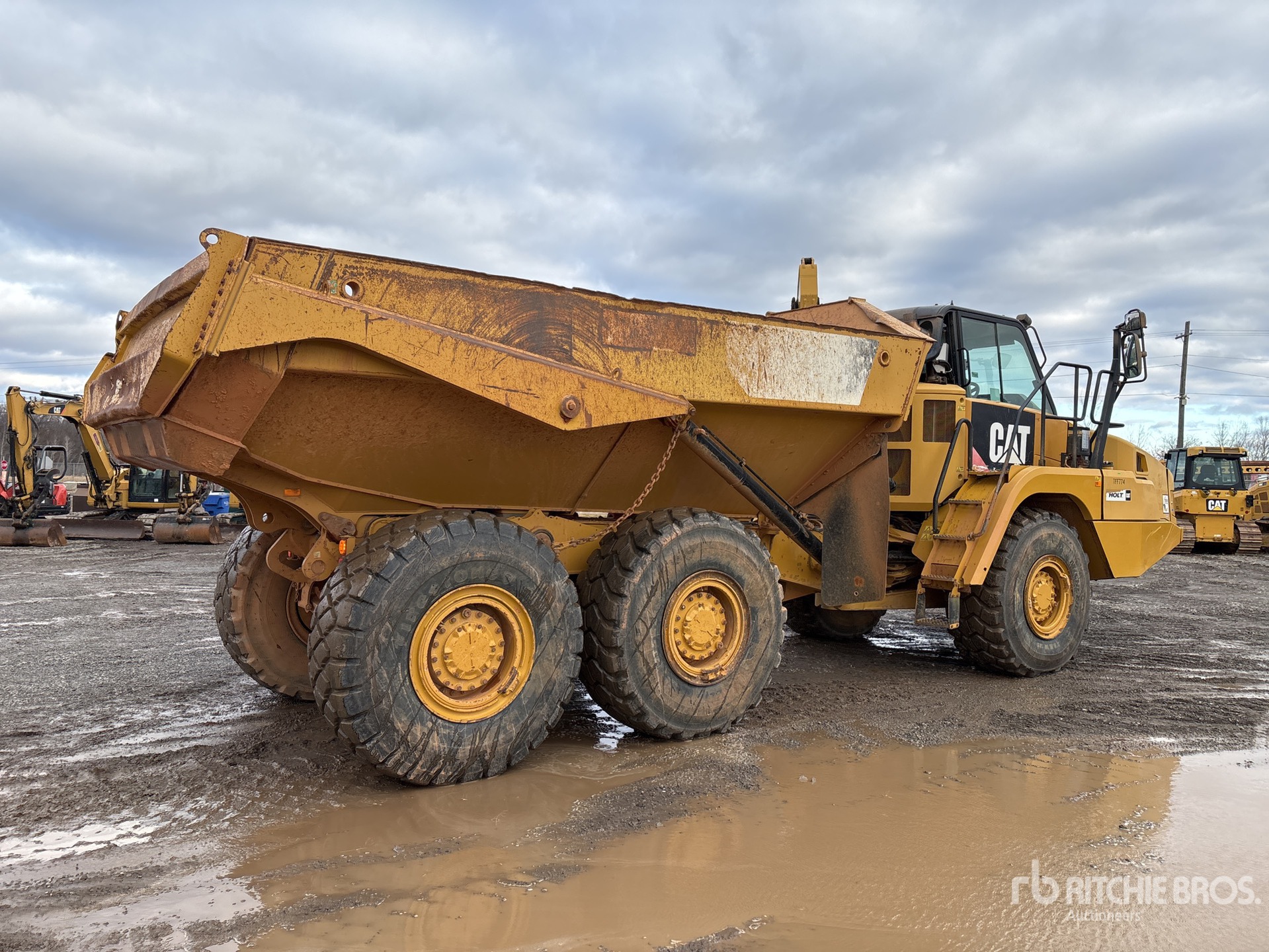 General Appearance with Picture, Right Rear Corner