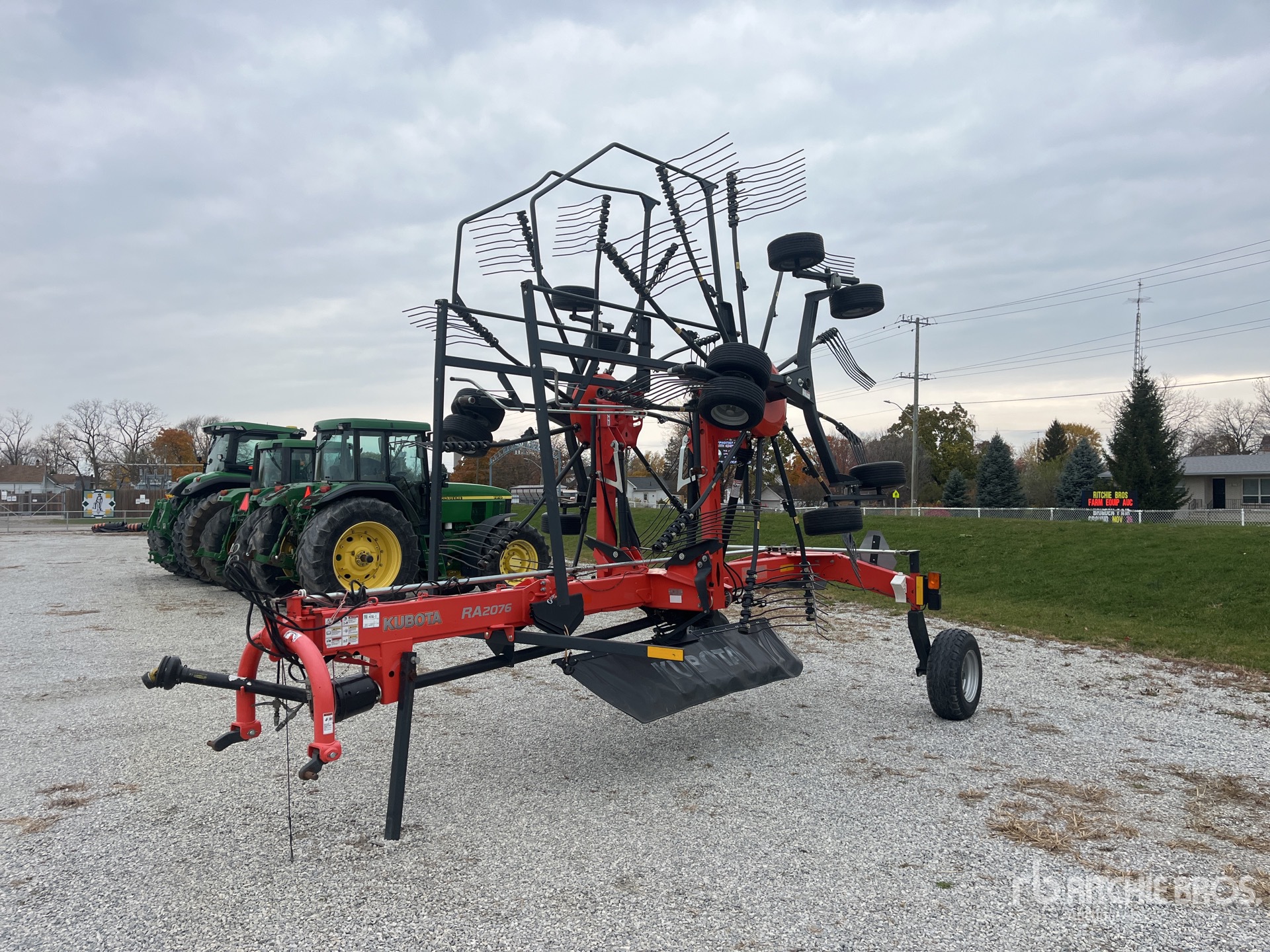 General Appearance with Foto, angolo anteriore sinistro