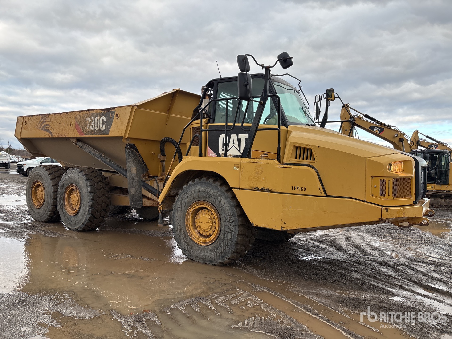 General Appearance with Picture, Right Front Corner