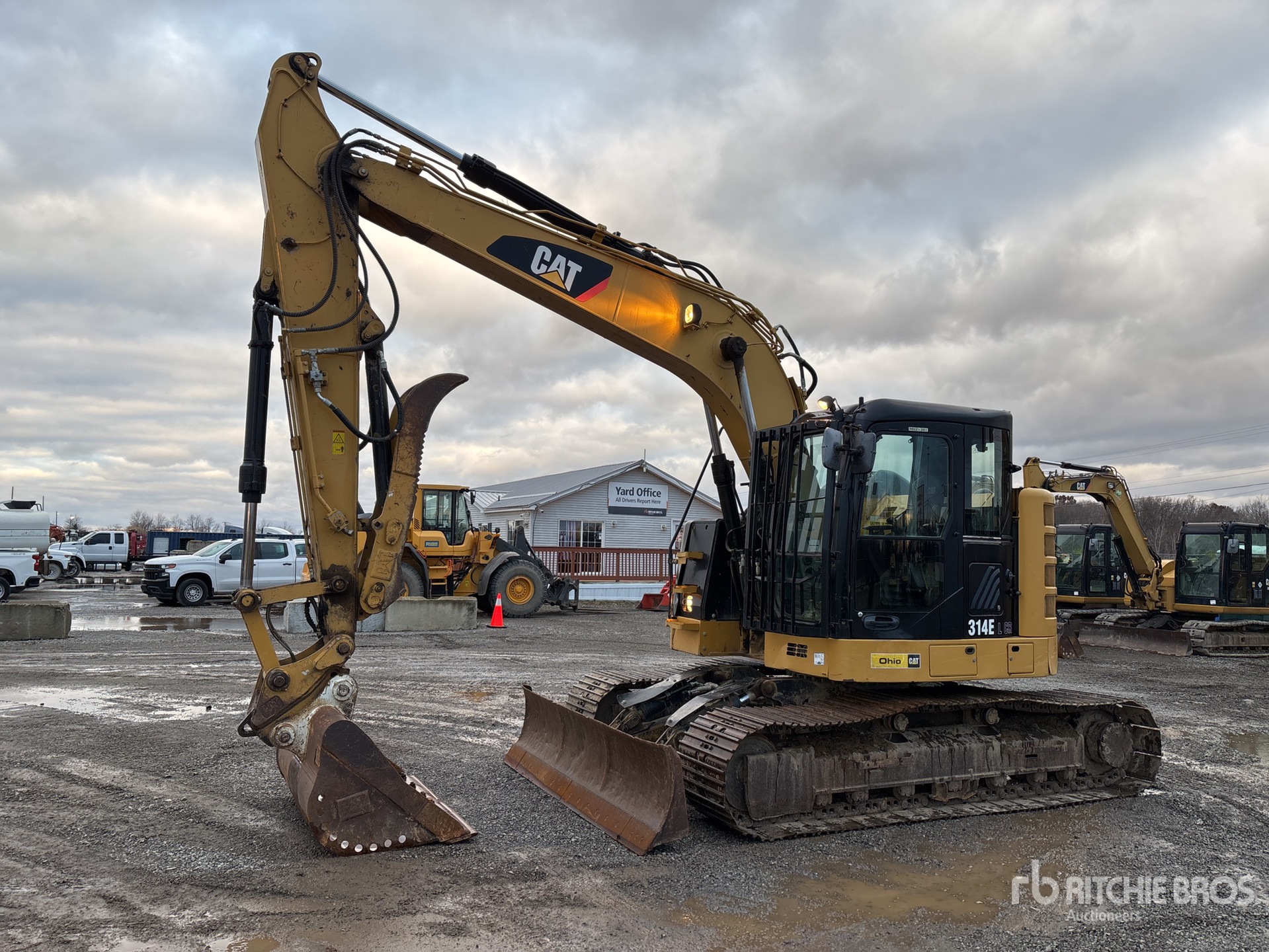 General Appearance with Picture, Left Front Corner